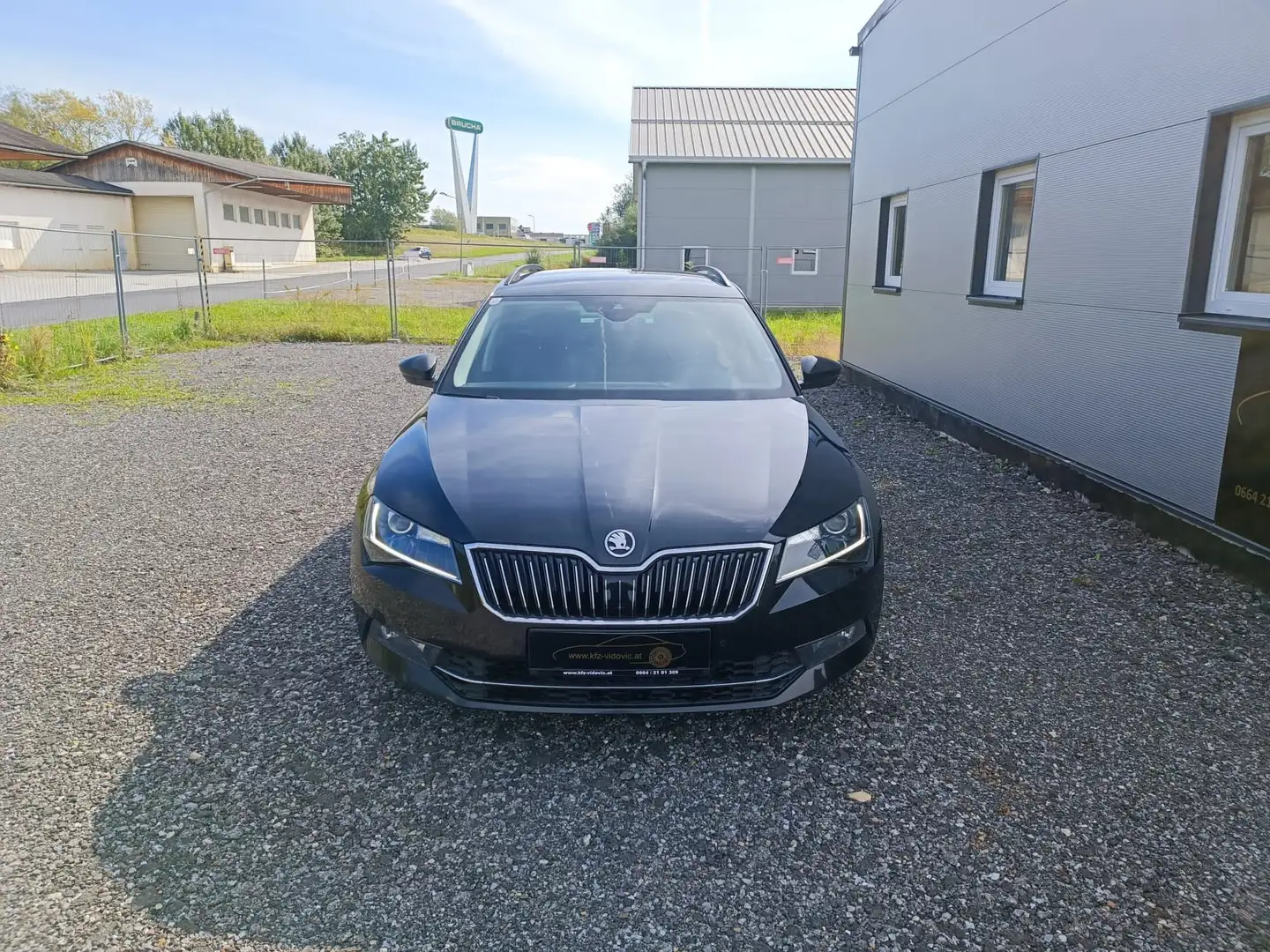Skoda Superb Kombi 1,6 TDI  DSG*Xenon*Navi* Schwarz - 2