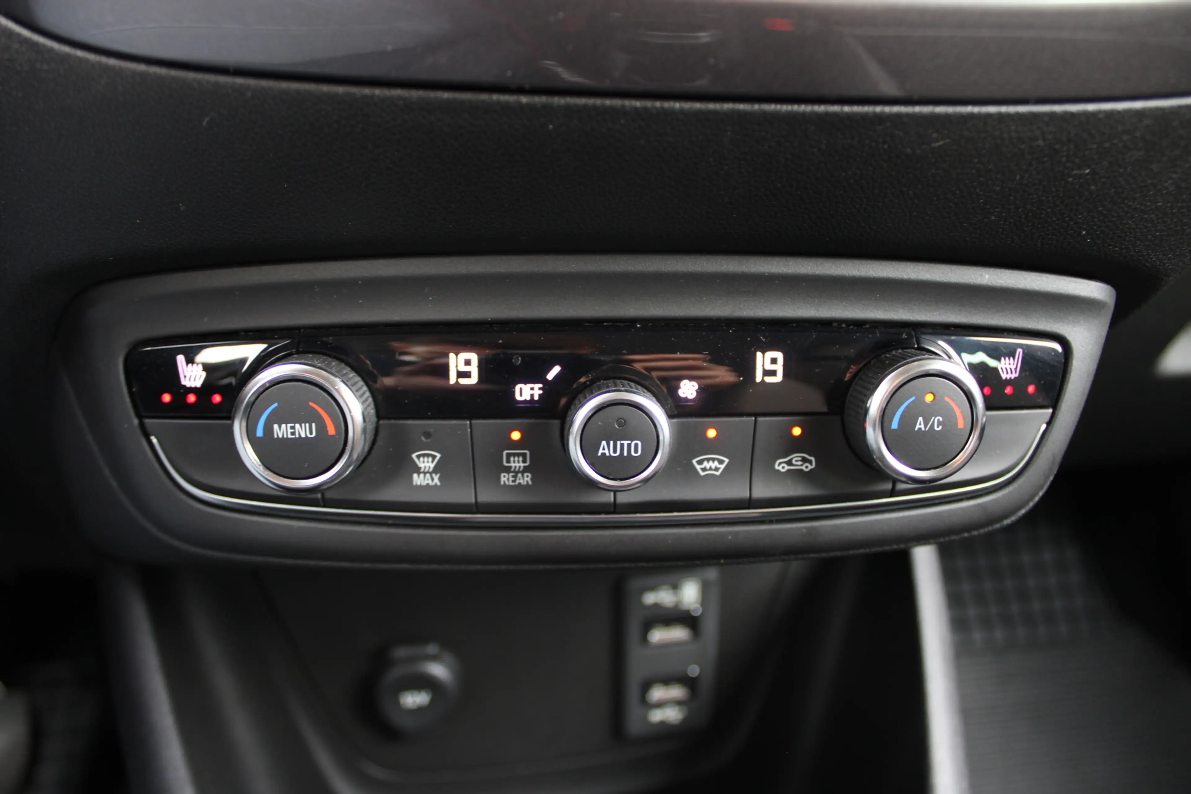 Opel Crossland X 1.2 Turbo Innovation | Trekhaak | Head-up | Winter — photo 12