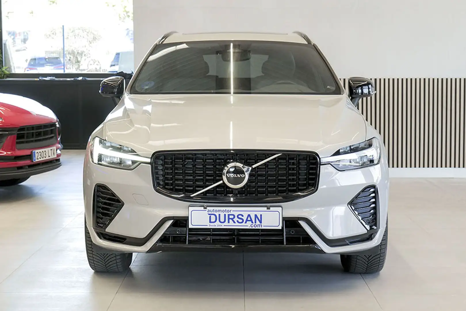 Volvo XC60 T6 Recharge Plus Dark - 2