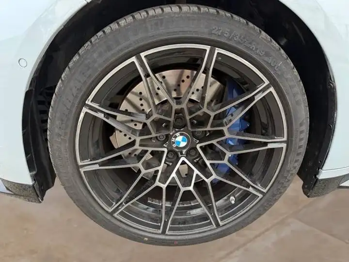 BMW M3 2023, foto 17
