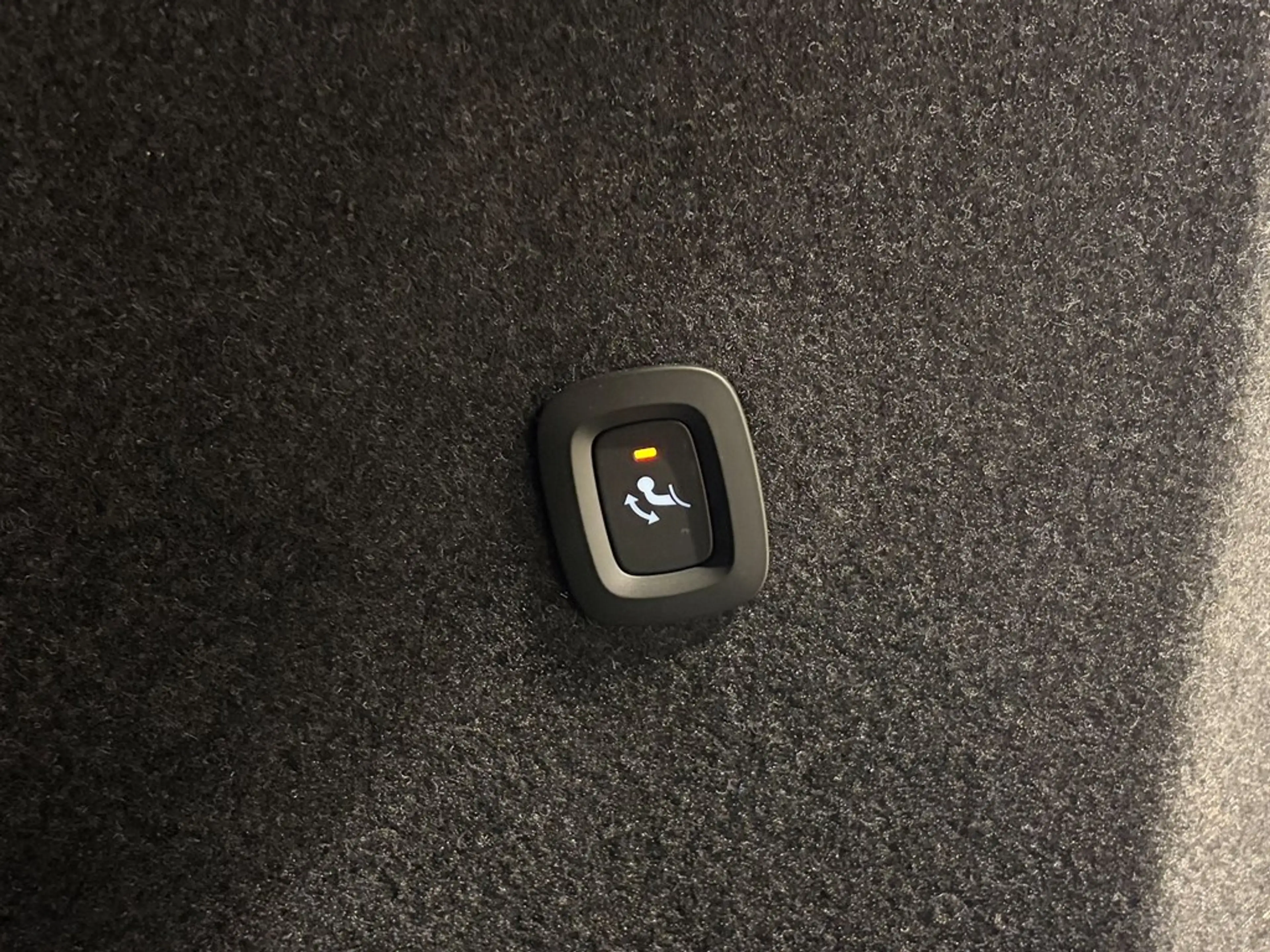 Volvo EC40 Recharge Ultra Extended Range — photo 13