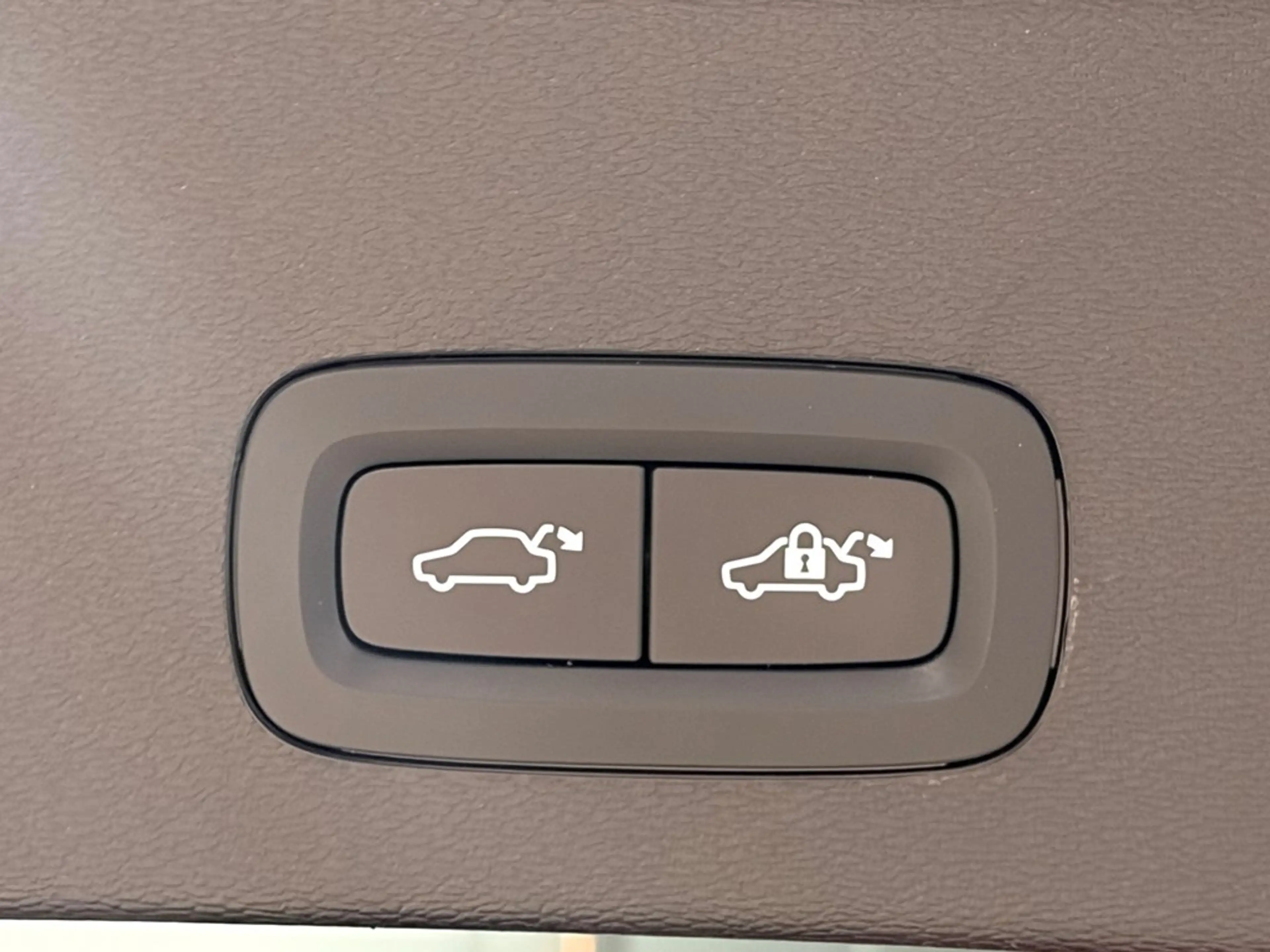 Volvo EC40 Recharge Ultra Extended Range — photo 12