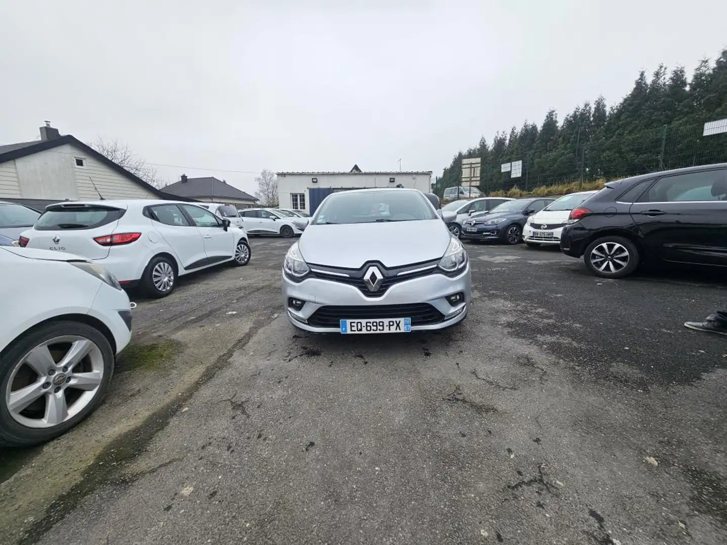 Renault Clio IV (2) 0.9 TCE 90CH ENERGY BUSINESS Gris - 1