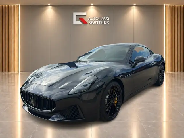 Maserati Granturismo MODENA MY26 V6 AWD Carbon/Black/LED/360