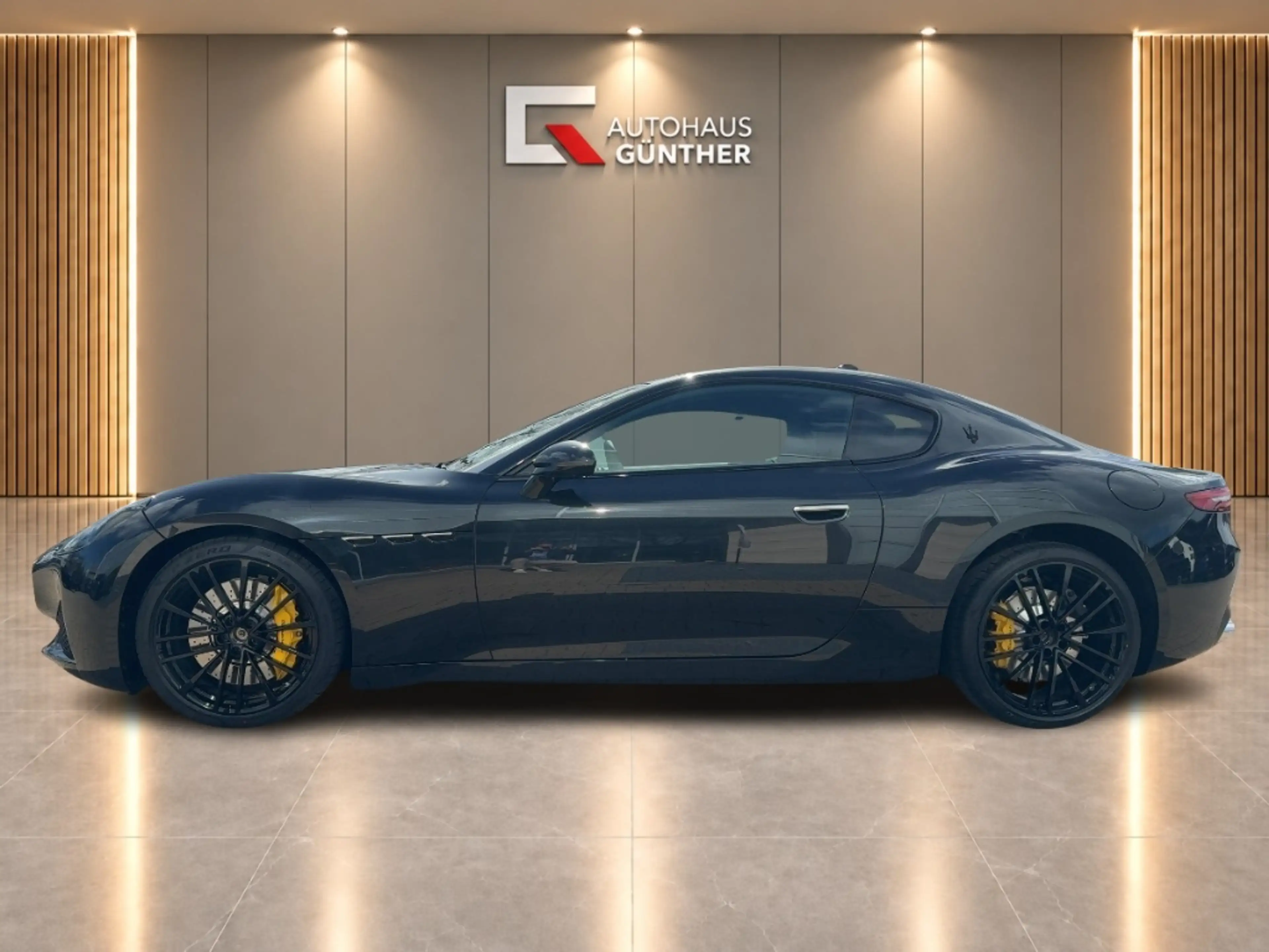 Maserati GranTurismo MODENA MY26 V6 AWD Carbon/Black/LED/360 — photo 2