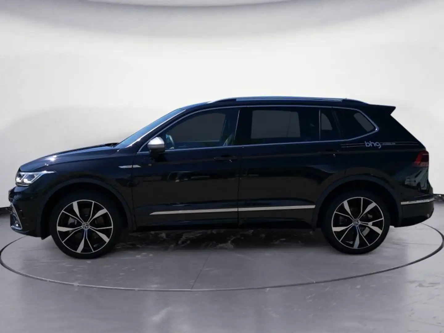 Volkswagen Tiguan Allspace 2.0 TDI DSG 4Motion R-Line AHK Zwart - 2