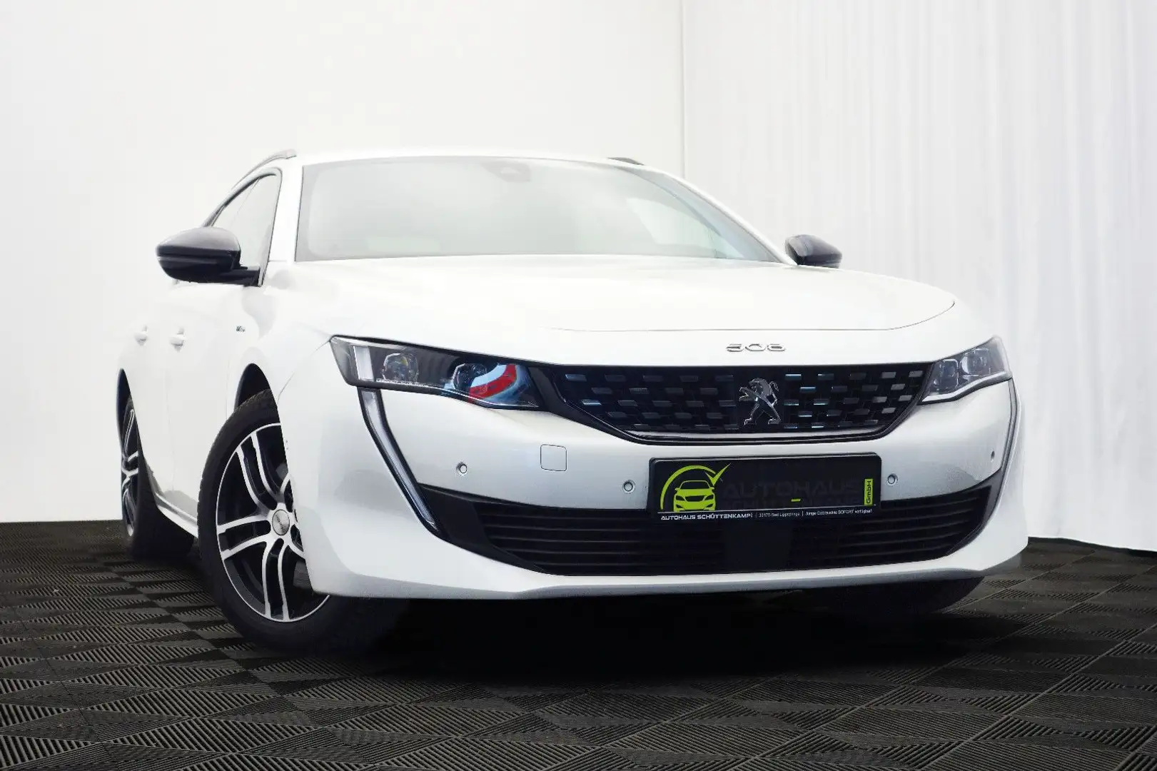 Peugeot 508 SW Hybrid 225 GT RFKMRA+AHKPL+LED+MASSAGE Weiß - 1
