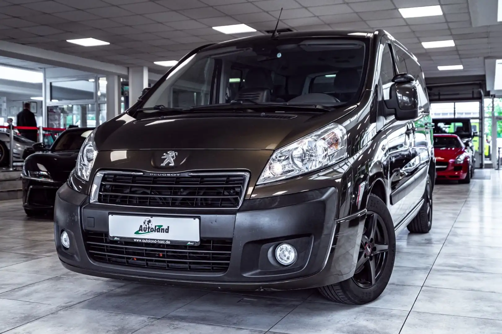 Peugeot Expert L1H1 (5-Si.) Autm. Allure Bruin - 1