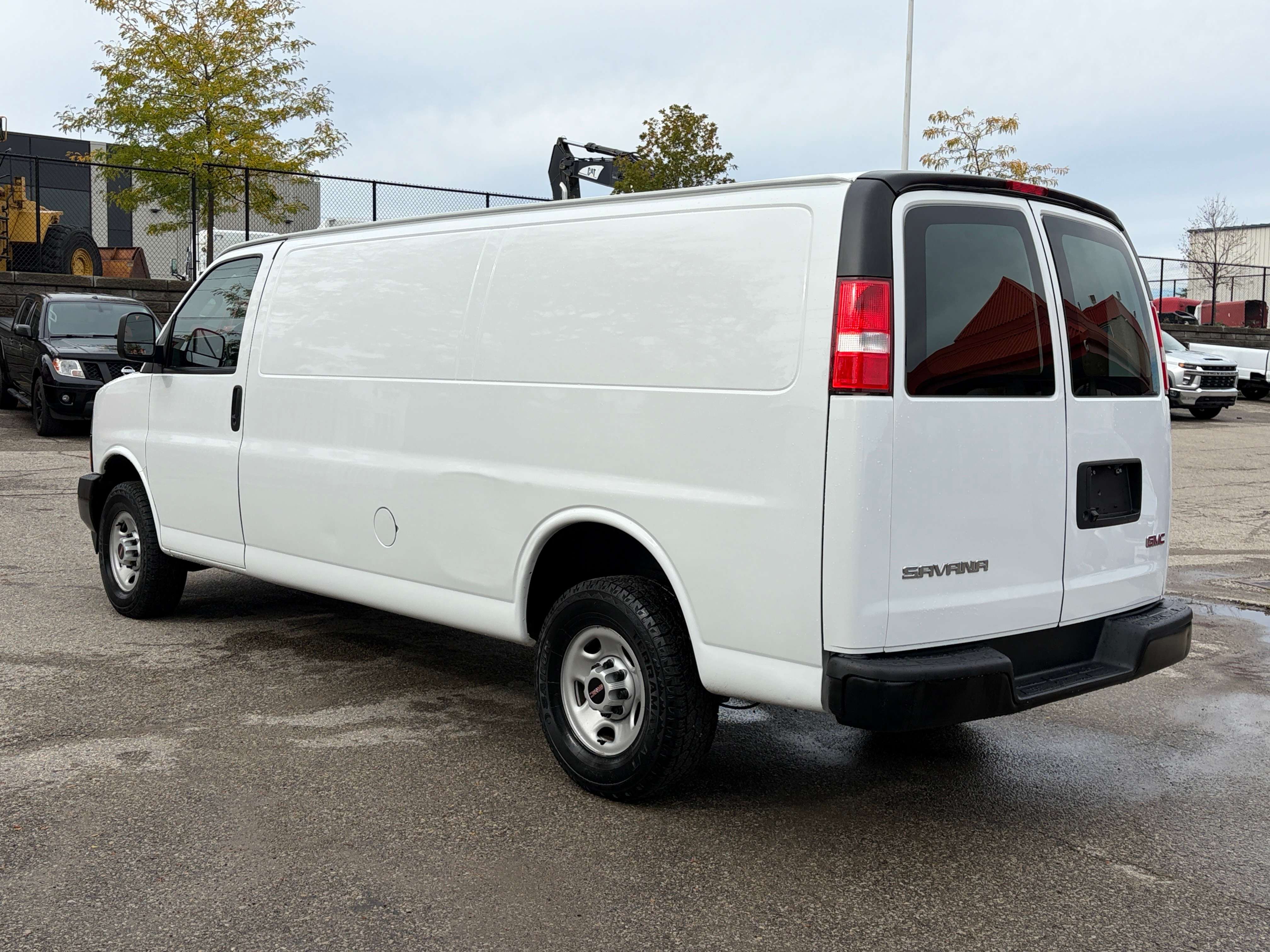 2023 GMC Savana Cargo Van