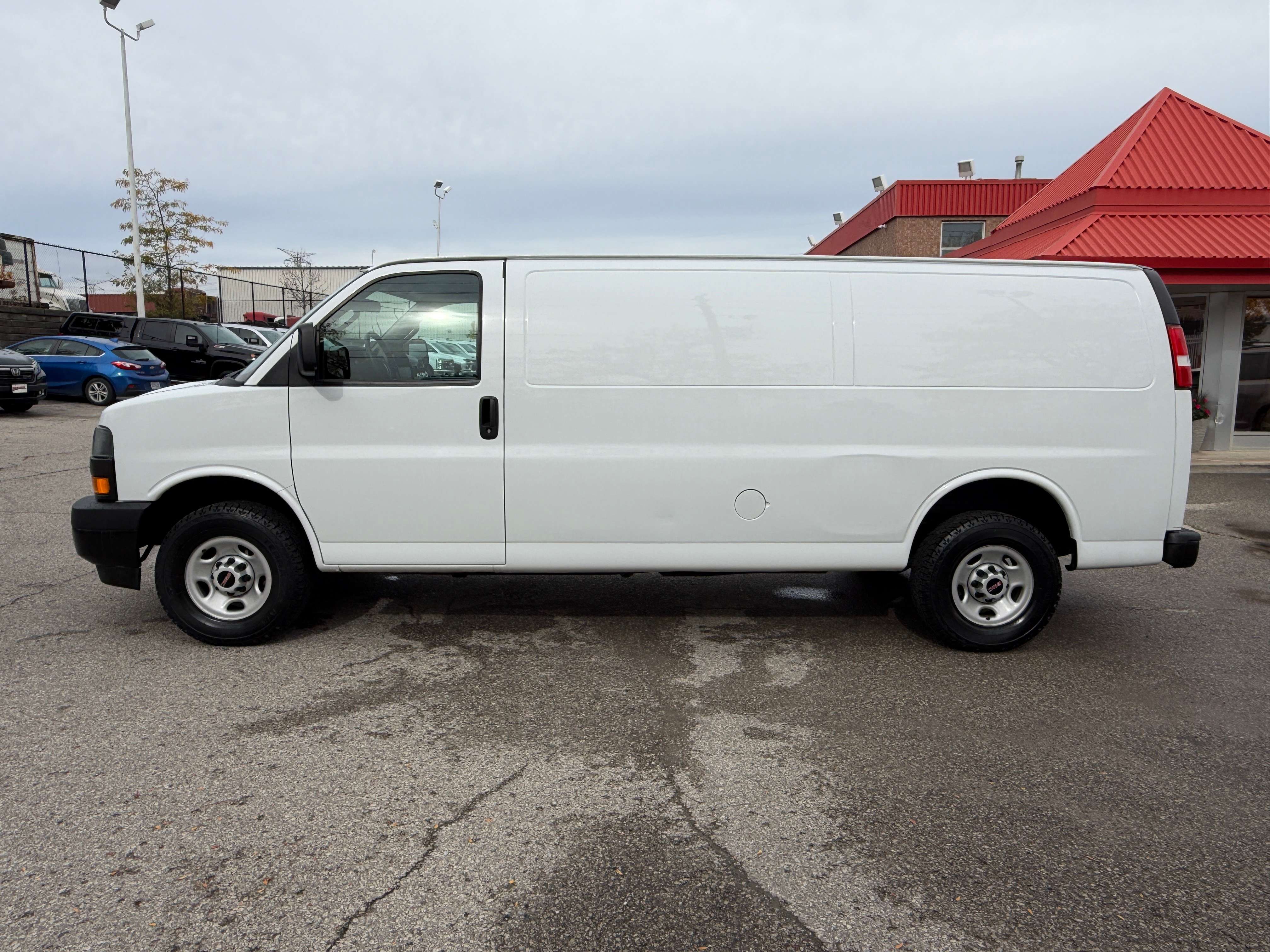 2023 GMC Savana Cargo Van
