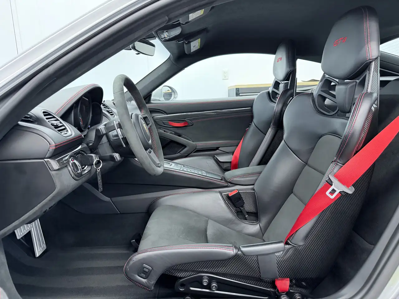 Porsche 718 Cayman снимка Porsche 718 Cayman
