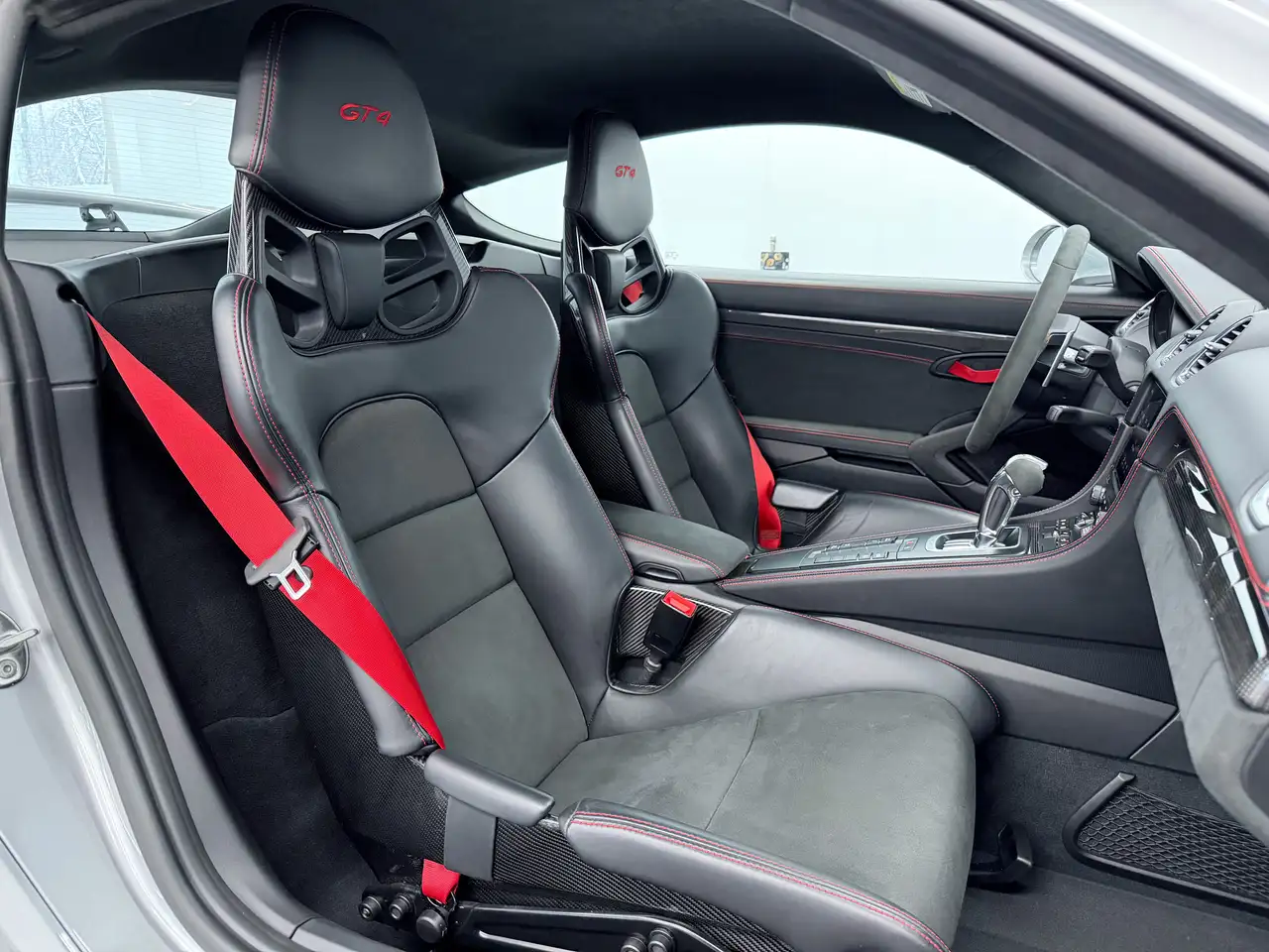 Porsche 718 Cayman снимка Porsche 718 Cayman