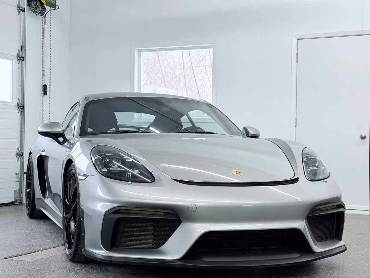 Porsche 718 Cayman снимка Porsche 718 Cayman