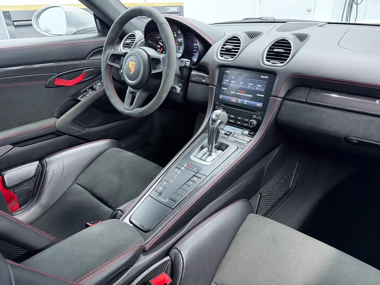 Porsche 718 Cayman снимка Porsche 718 Cayman