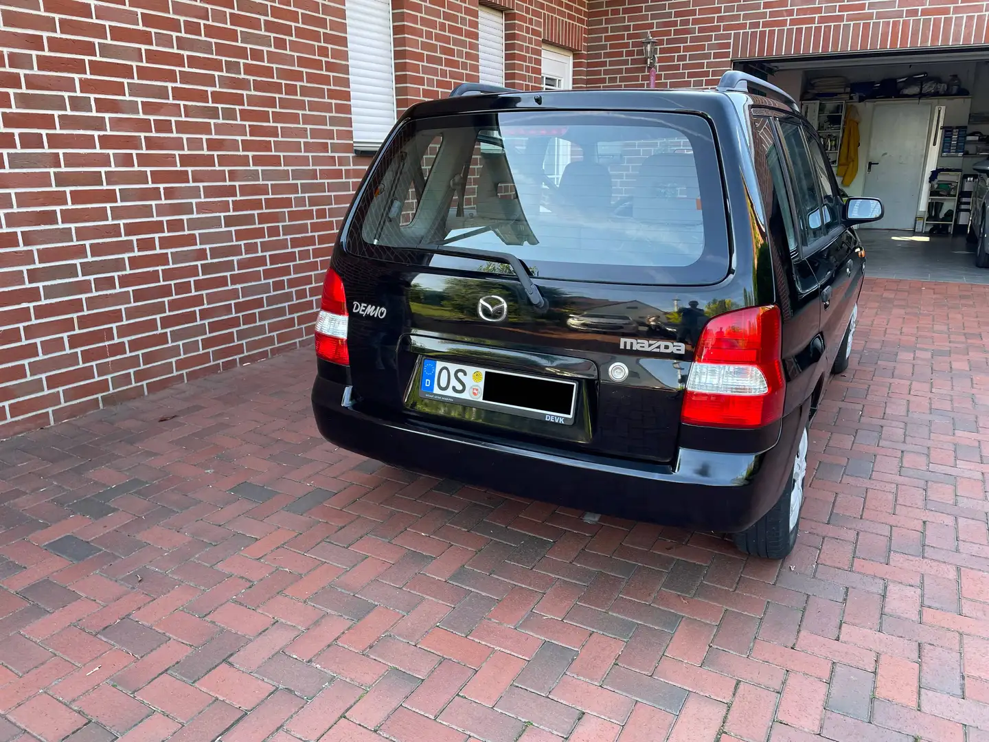 Mazda Demio Demio 1.4, 1.Hand - TÜV bis 11/2027 Schwarz - 2