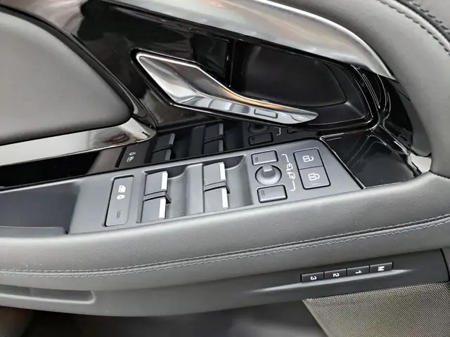 Land Rover Range Rover Evoque view 12
