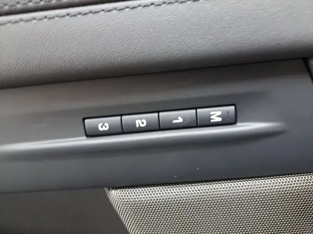 Land Rover Range Rover Evoque view 11