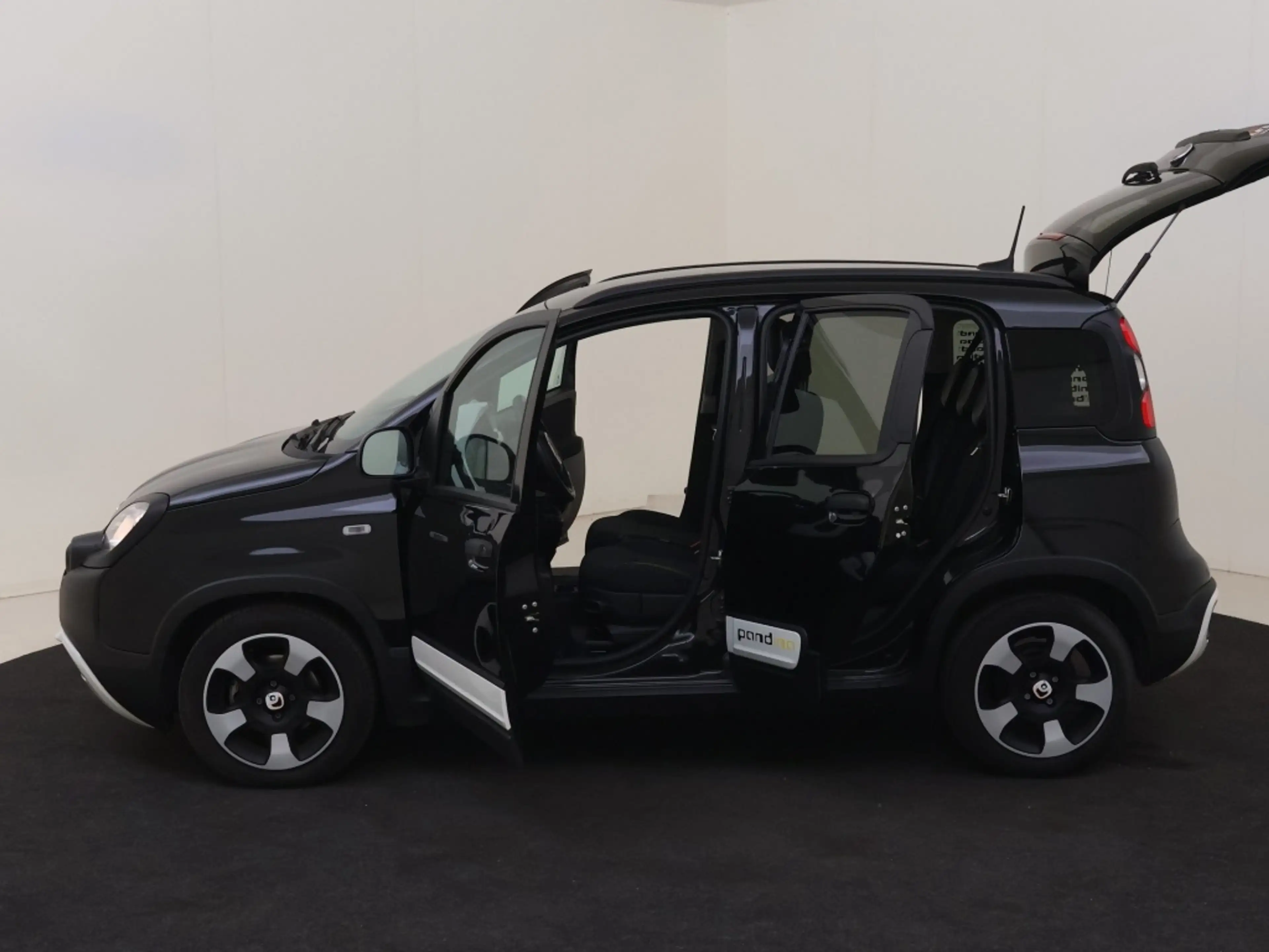 Fiat Panda 1.0 Hybrid Cross — photo 15