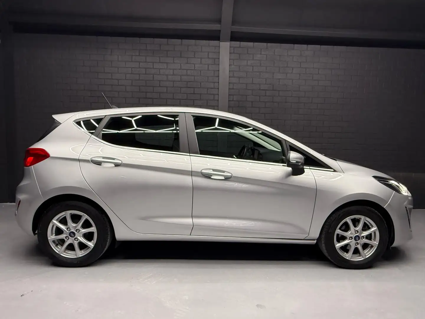 Ford Fiesta 1.0 EcoBoost Titanium 1STE EIEGN | NAVI | PDC | CA Grau - 2
