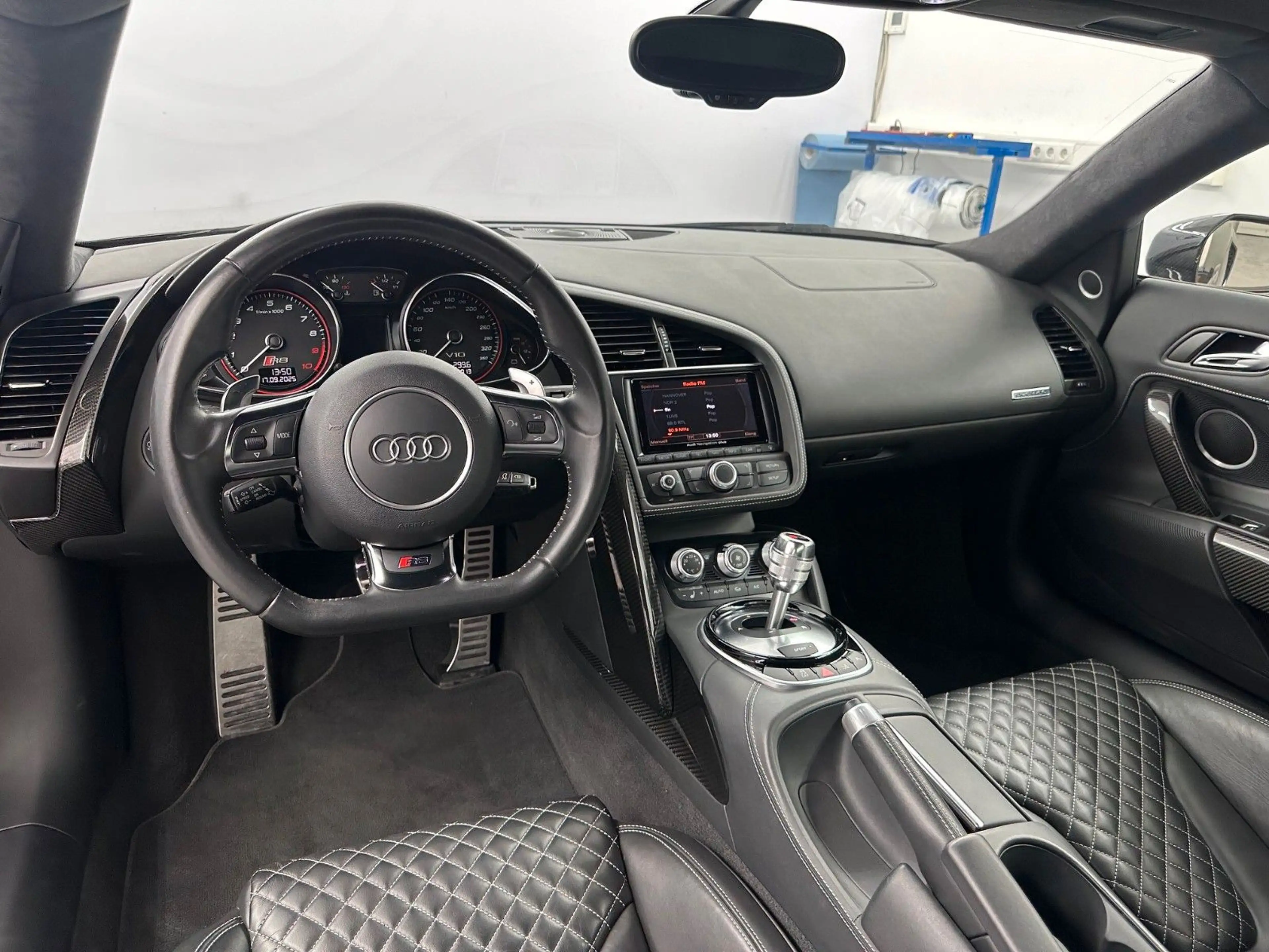 Audi R8 Coupe 5.2 FSI plus quattro V10 CARBON NAVI — photo 15