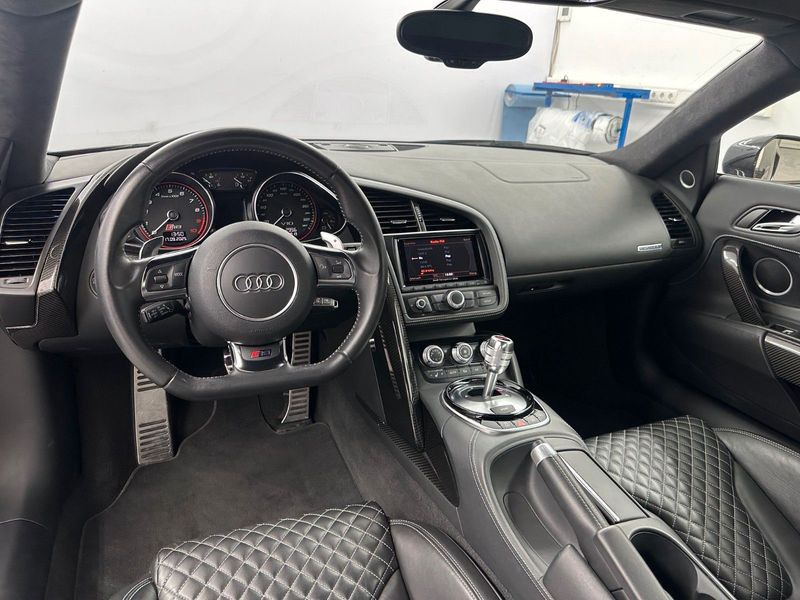 Audi R8 Coupe 5.2 FSI plus quattro V10 CARBON NAVI — photo 15