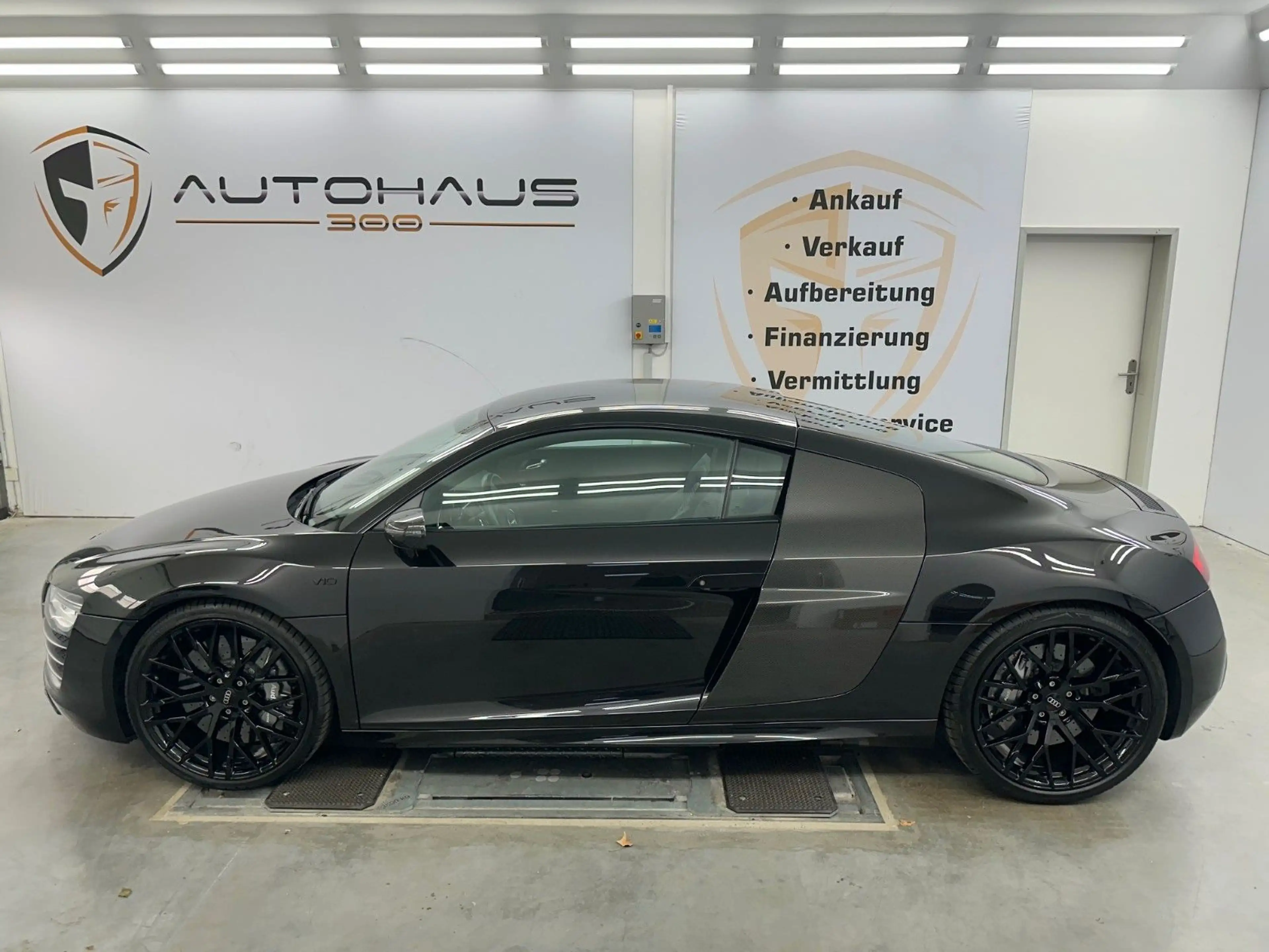 Audi R8 Coupe 5.2 FSI plus quattro V10 CARBON NAVI — photo 4