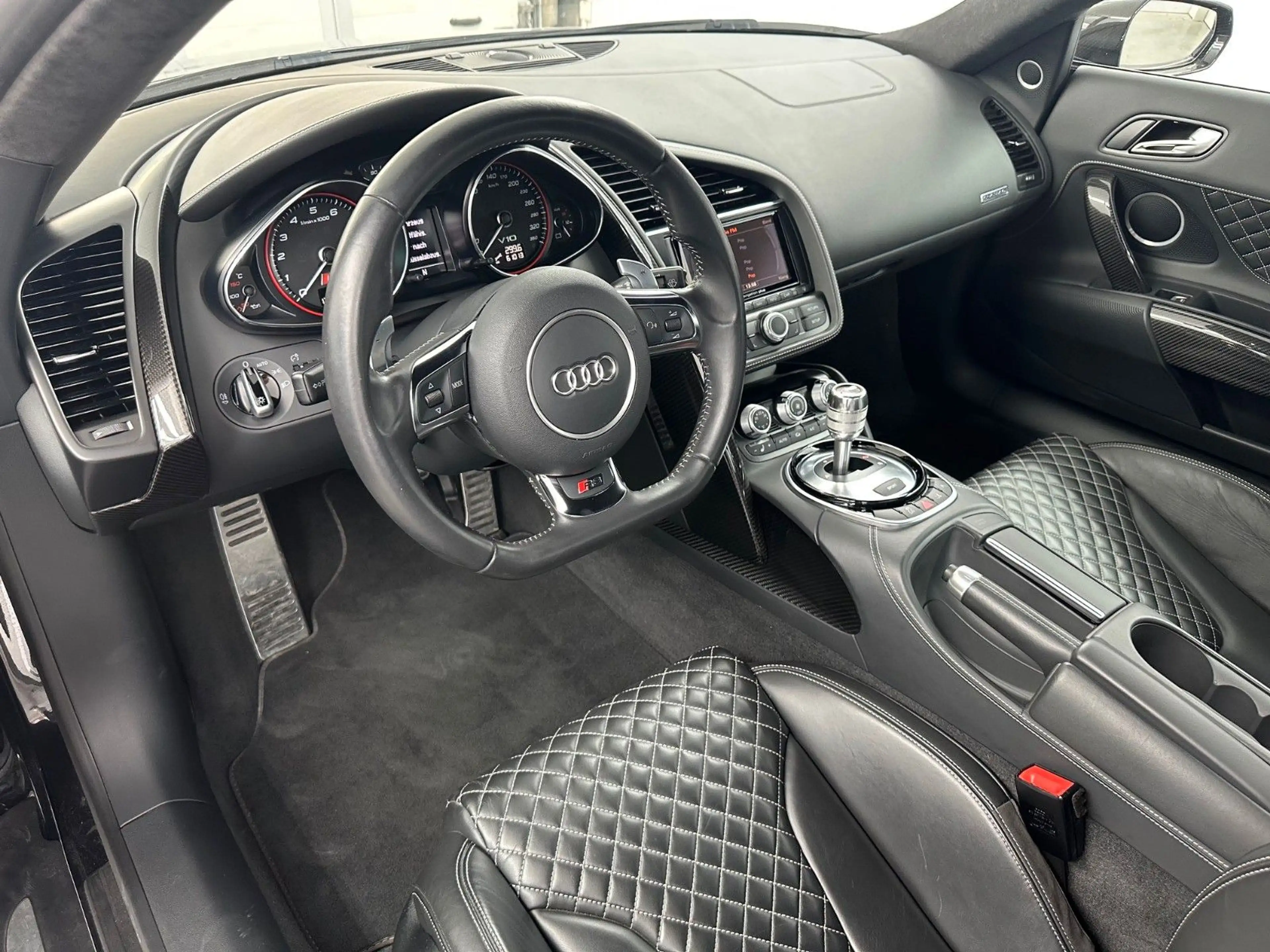 Audi R8 Coupe 5.2 FSI plus quattro V10 CARBON NAVI — photo 14