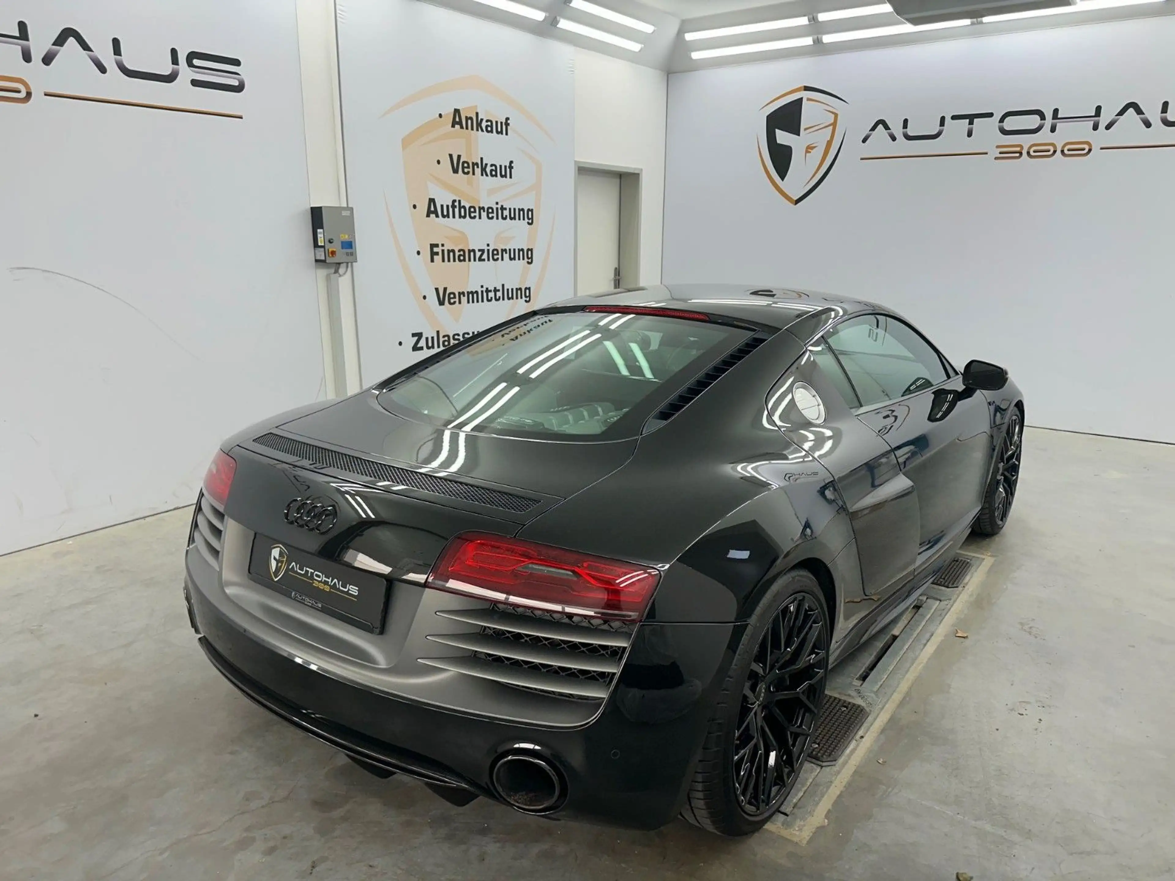 Audi R8 Coupe 5.2 FSI plus quattro V10 CARBON NAVI — photo 8