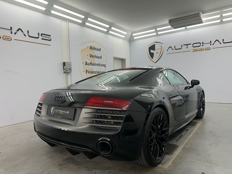 Audi R8 Coupe 5.2 FSI plus quattro V10 CARBON NAVI — photo 12