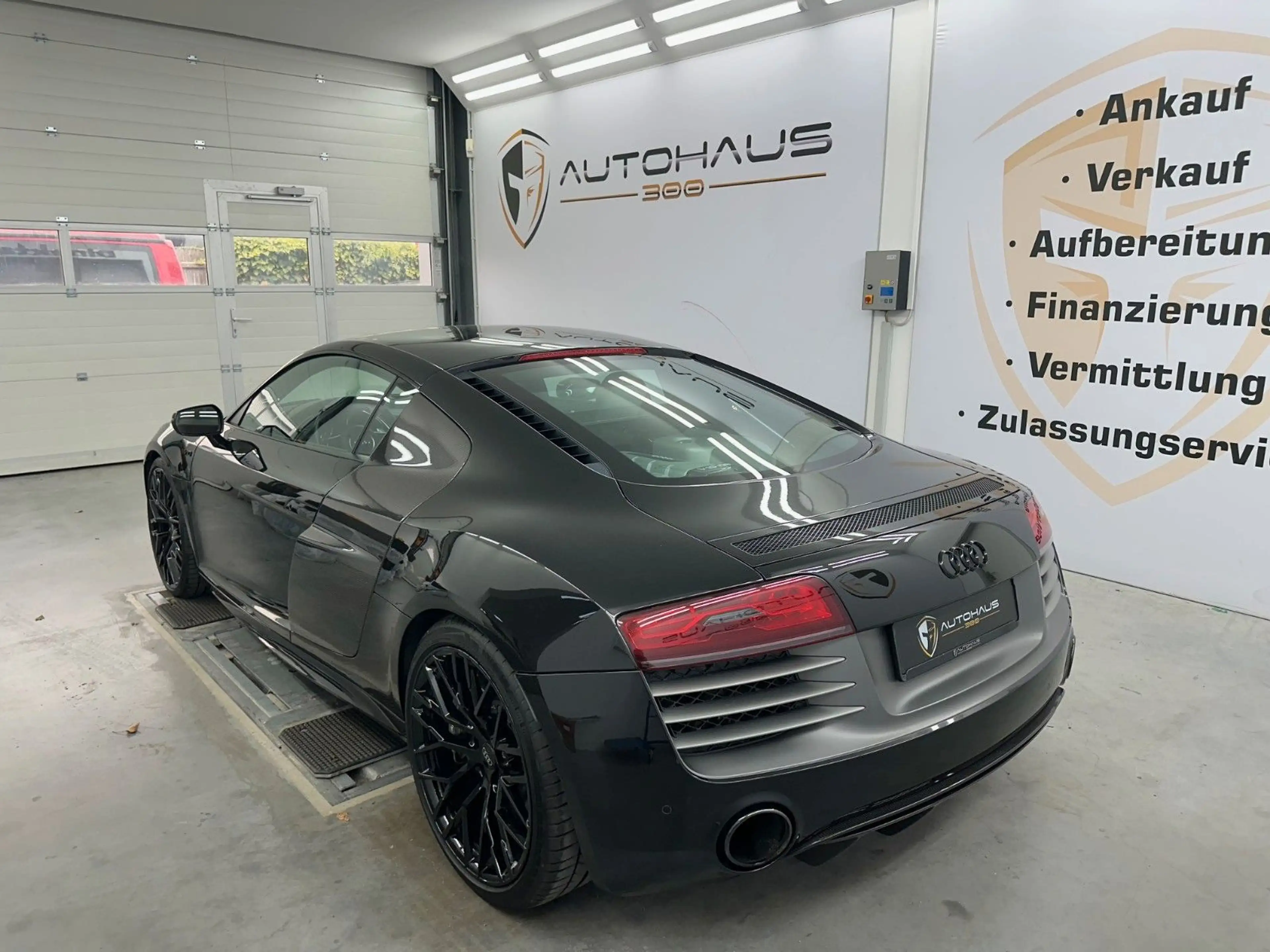 Audi R8 Coupe 5.2 FSI plus quattro V10 CARBON NAVI — photo 6