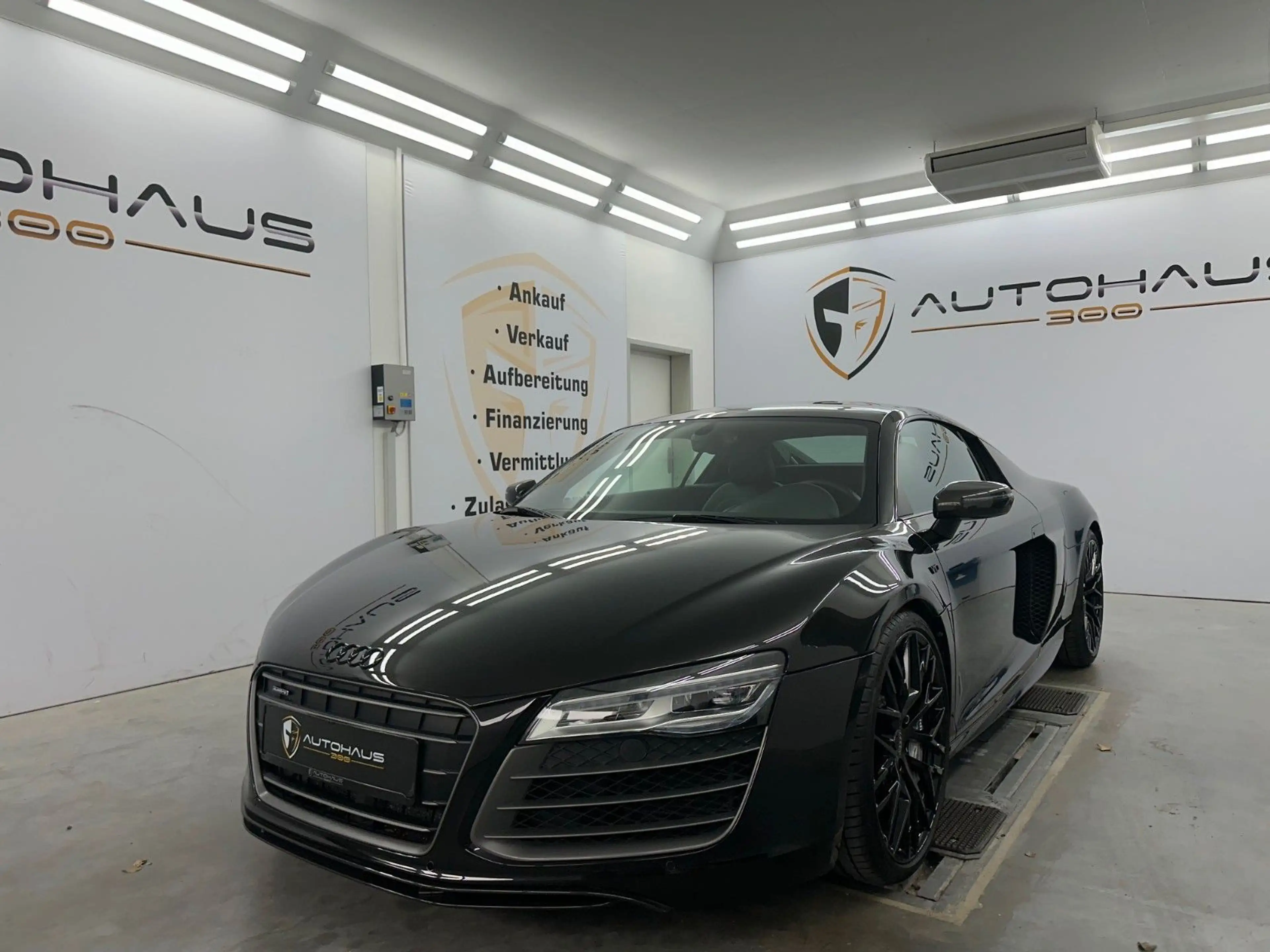Audi R8 Coupe 5.2 FSI plus quattro V10 CARBON NAVI — photo 9