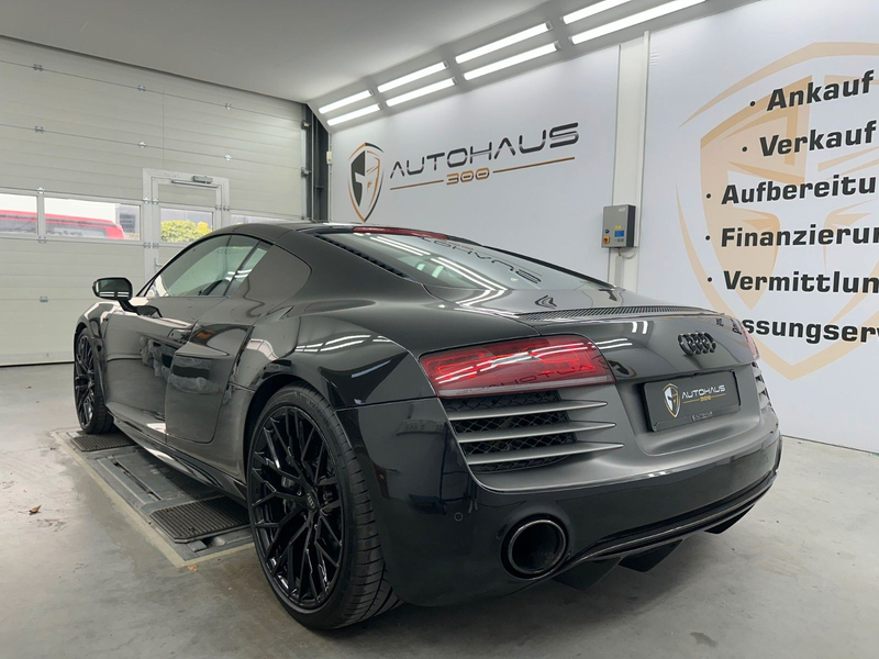 Audi R8 Coupe 5.2 FSI plus quattro V10 CARBON NAVI — photo 11