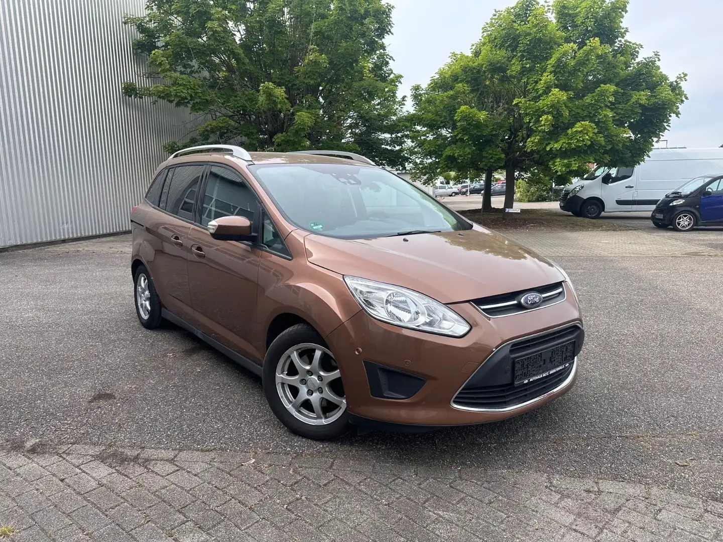 Ford Grand C-Max Grand C-MAX Trend / 7-Si / AHK / SHZ / TEMPOMAT Brun - 1