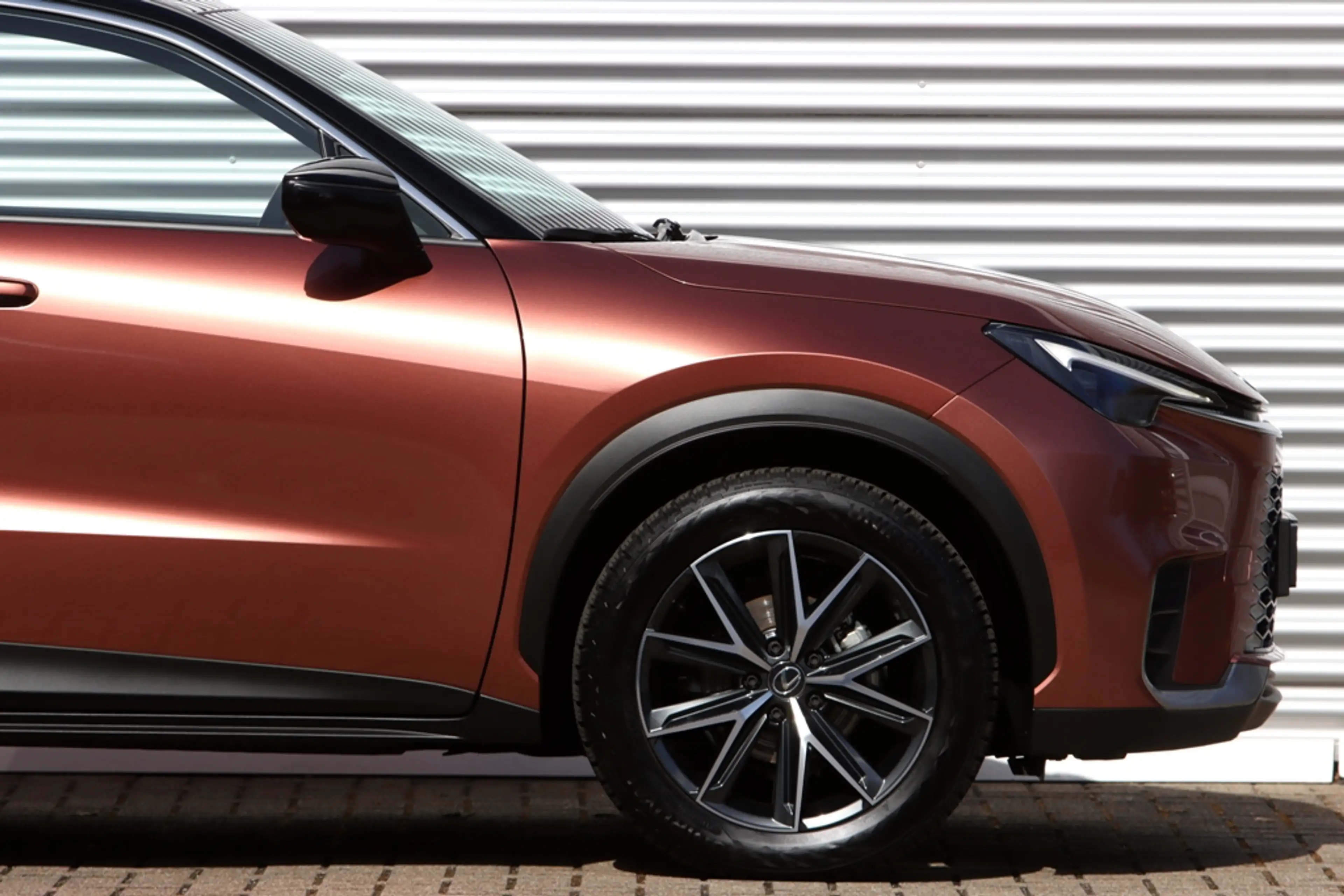 Lexus LBX Cool 2WD Two-Tone — photo 8