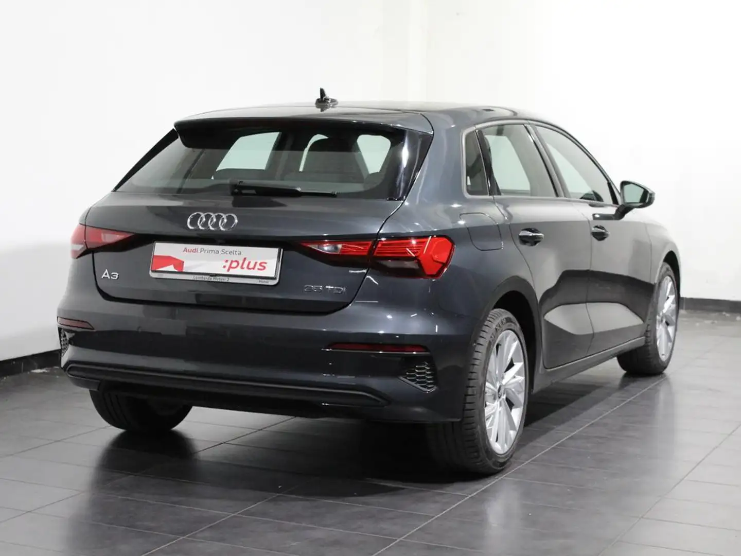 Audi A3 Sportback 35 2.0 tdi Business s-tronic Grigio - 2