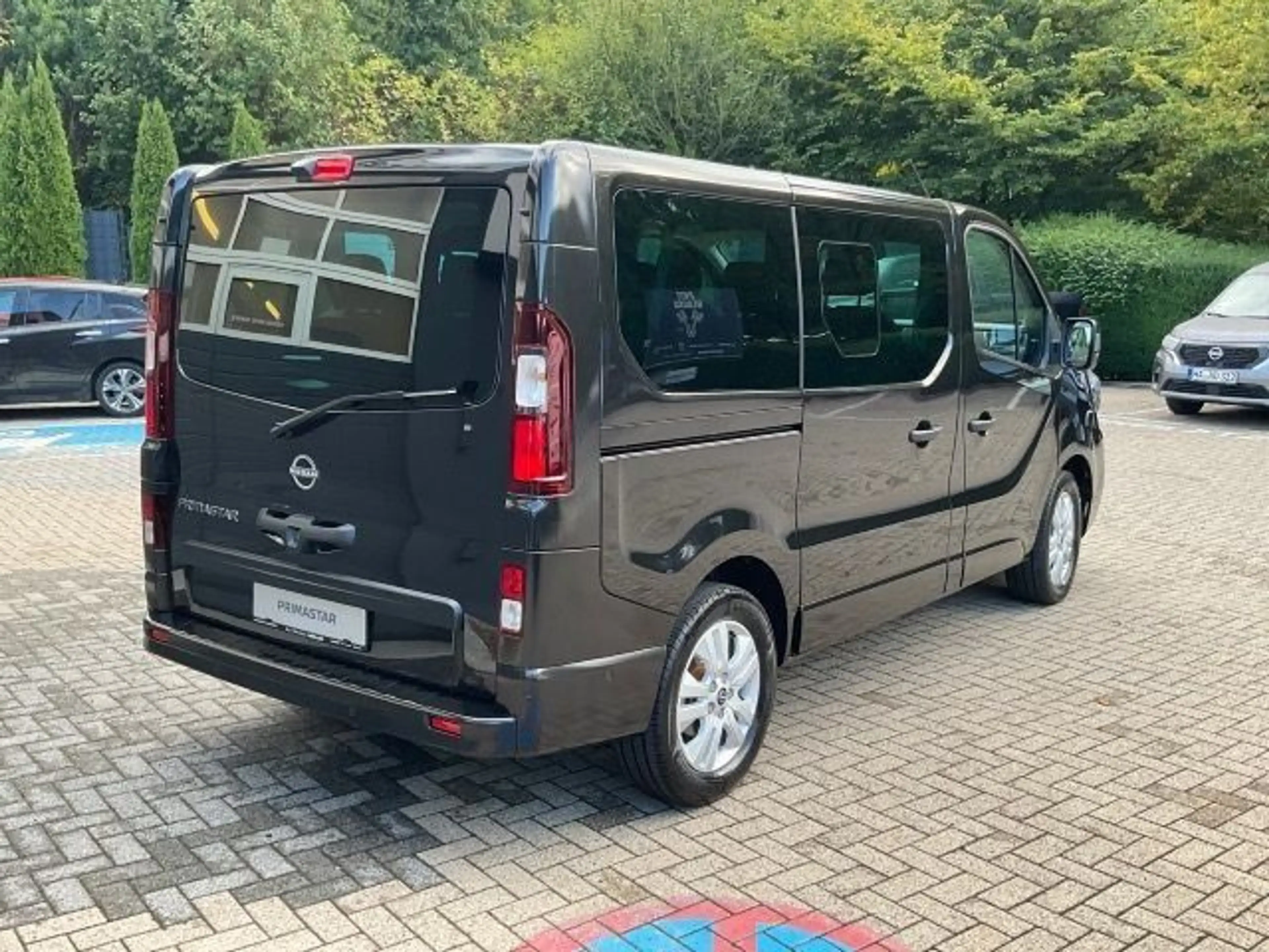 Nissan Primastar Kombi 170PS AT L1H1 2,8T Tekna HK BES+ — photo 8