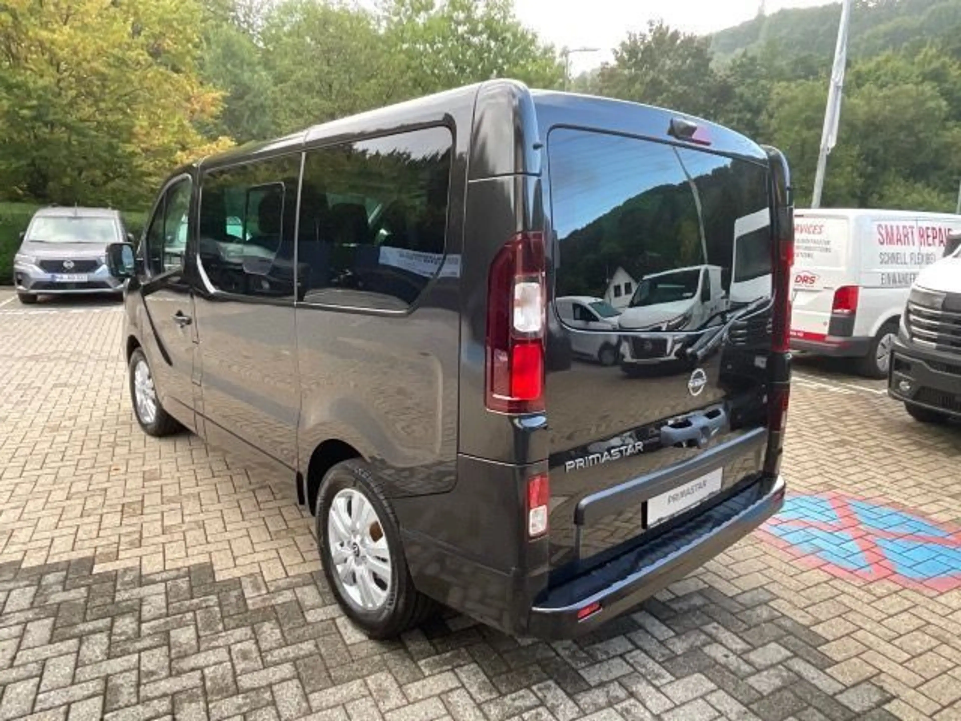 Nissan Primastar Kombi 170PS AT L1H1 2,8T Tekna HK BES+ — photo 6