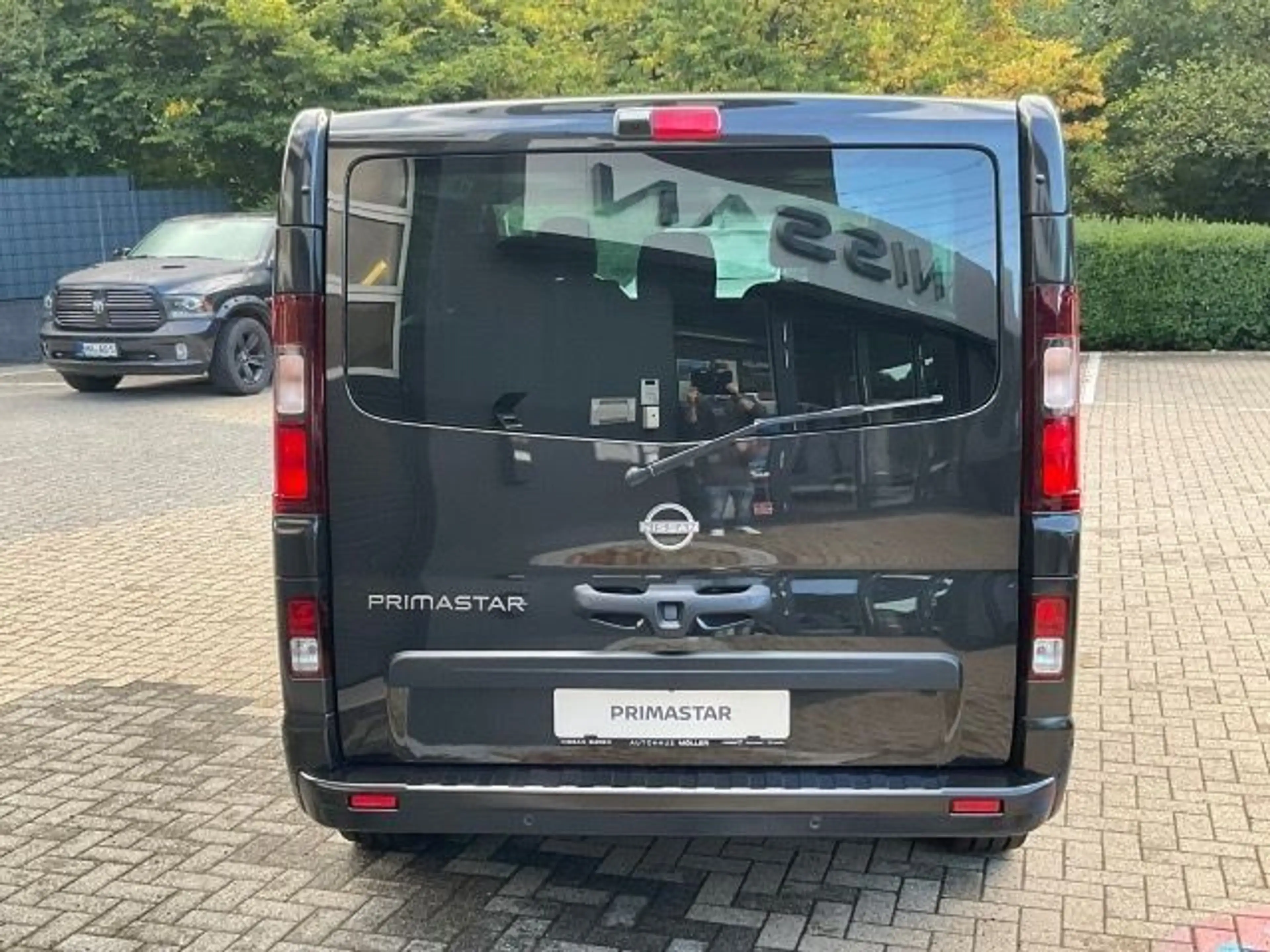 Nissan Primastar Kombi 170PS AT L1H1 2,8T Tekna HK BES+ — photo 7