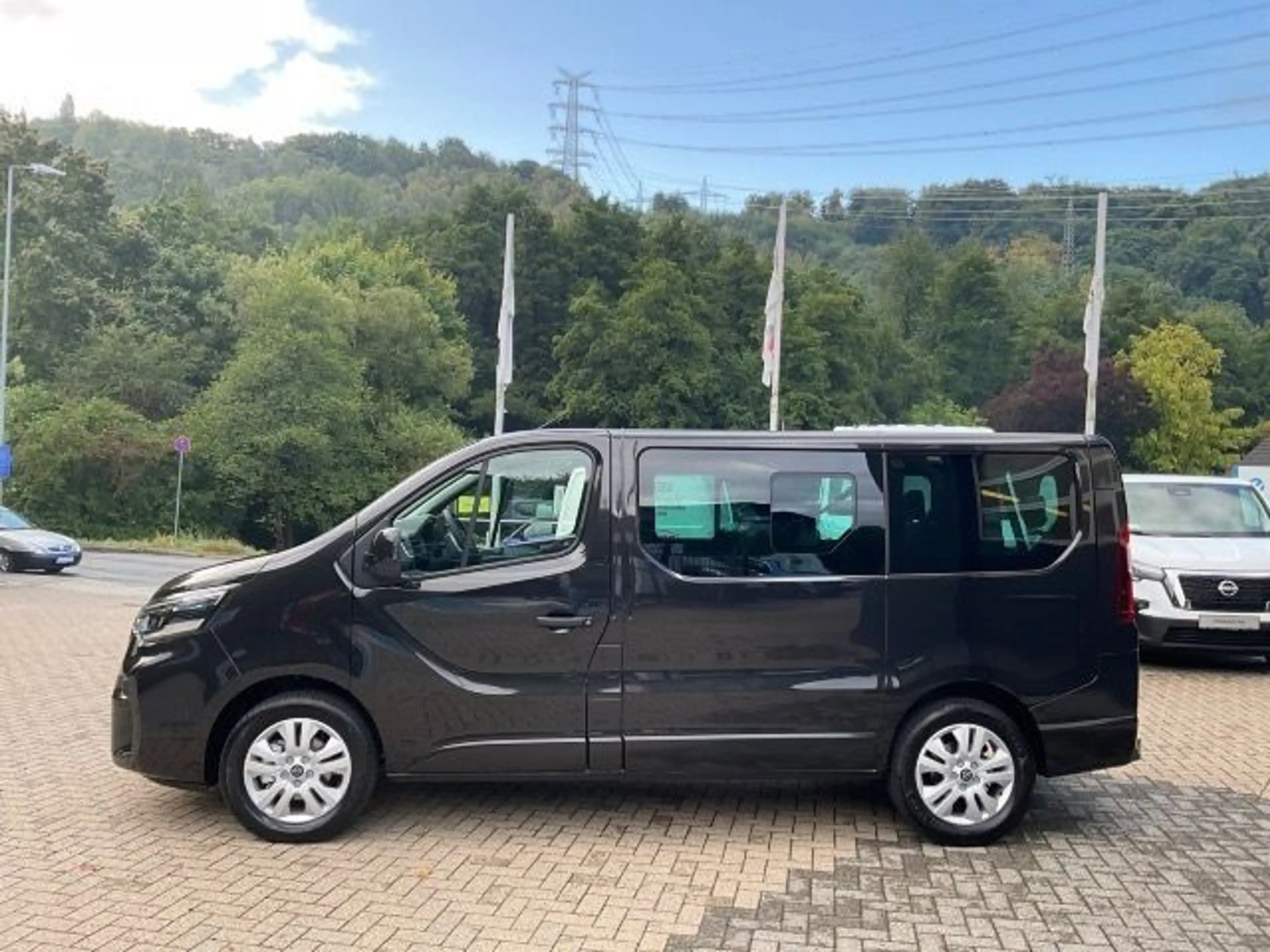 Nissan Primastar Kombi 170PS AT L1H1 2,8T Tekna HK BES+ — photo 5