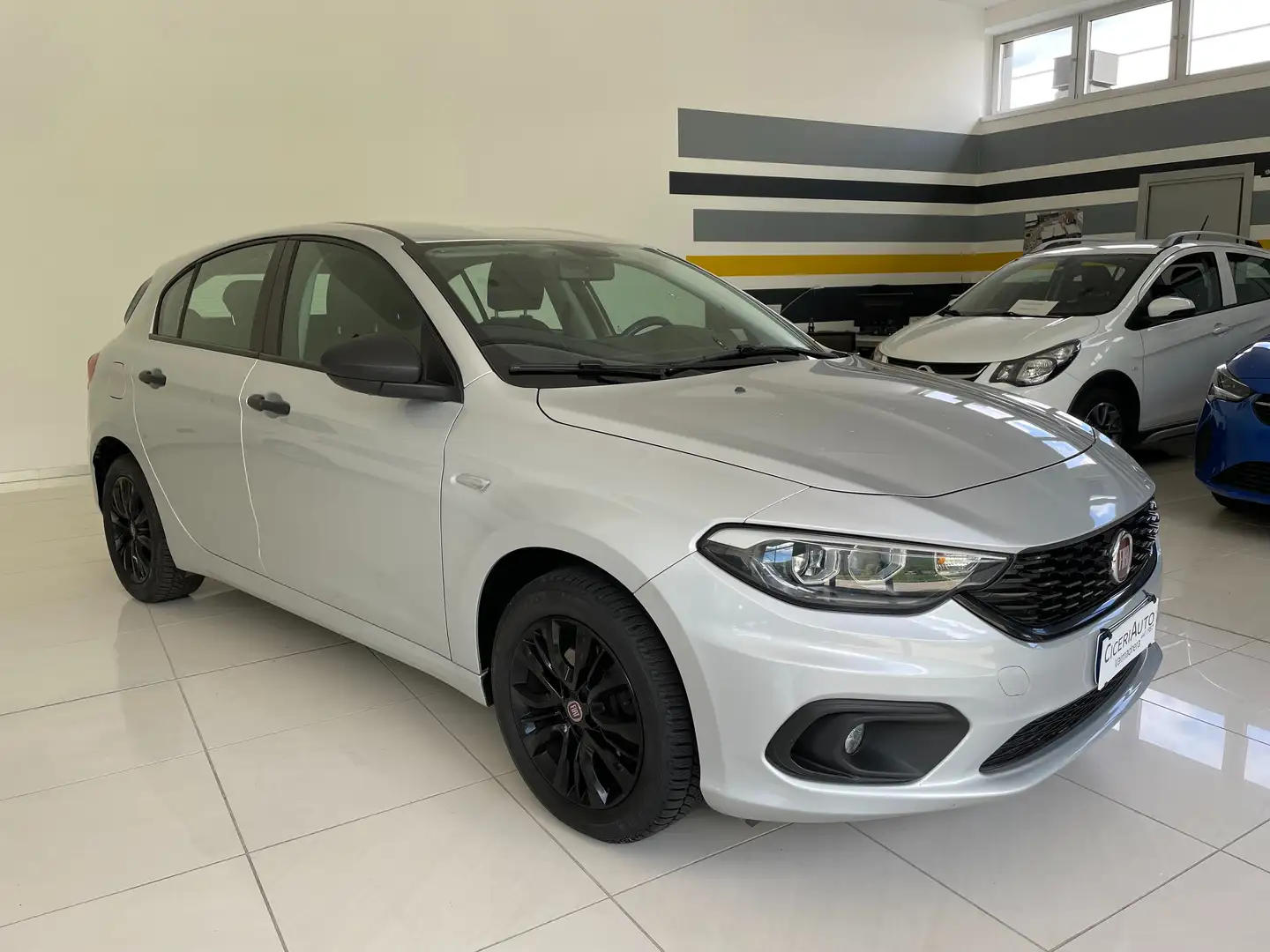 Fiat Tipo Tipo 5p 1.3 mjt Street Argent - 1