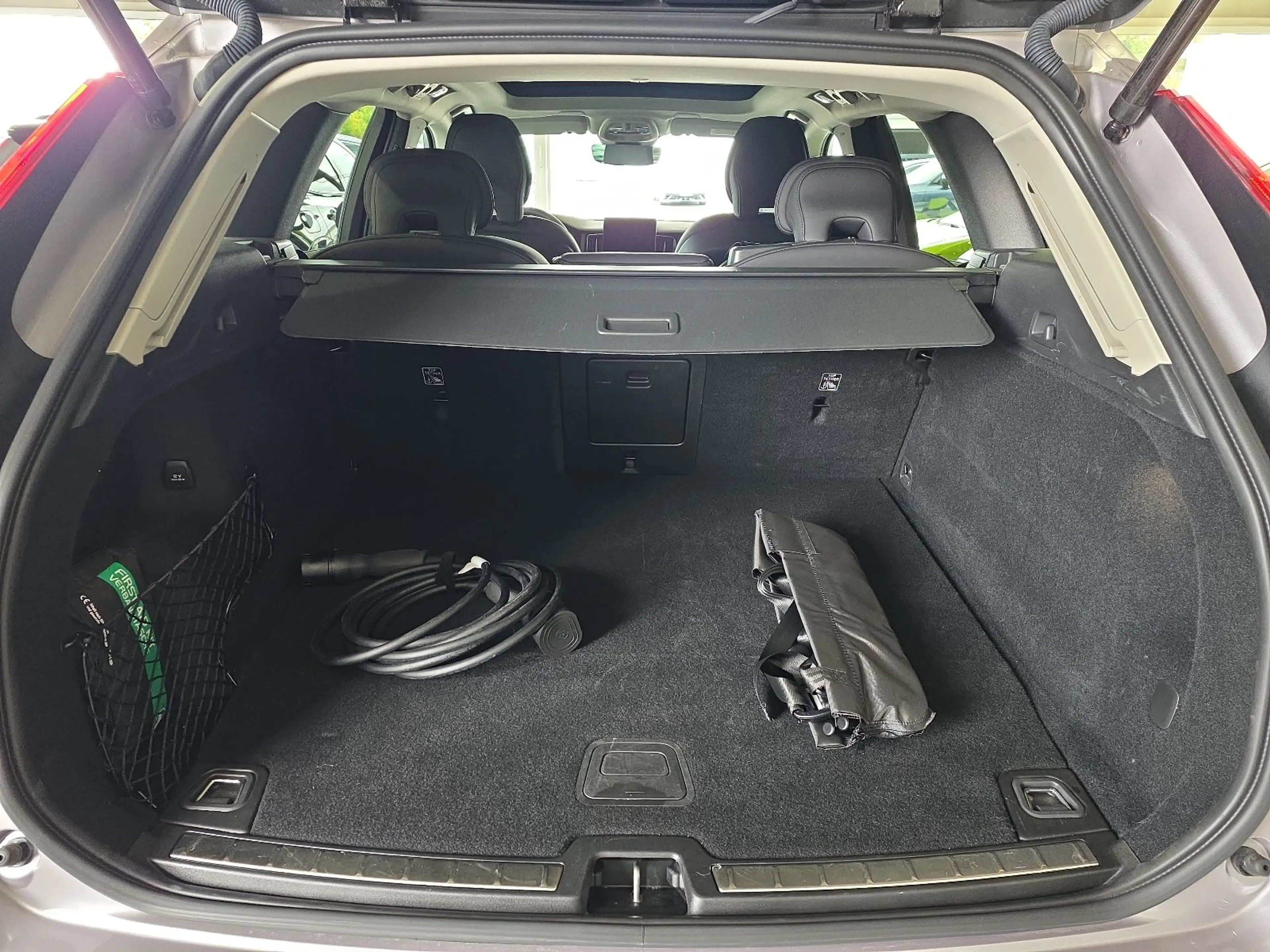 Volvo XC60 T6 Plus Dark Recharge AWD Lagom HeadUp 360° — photo 14