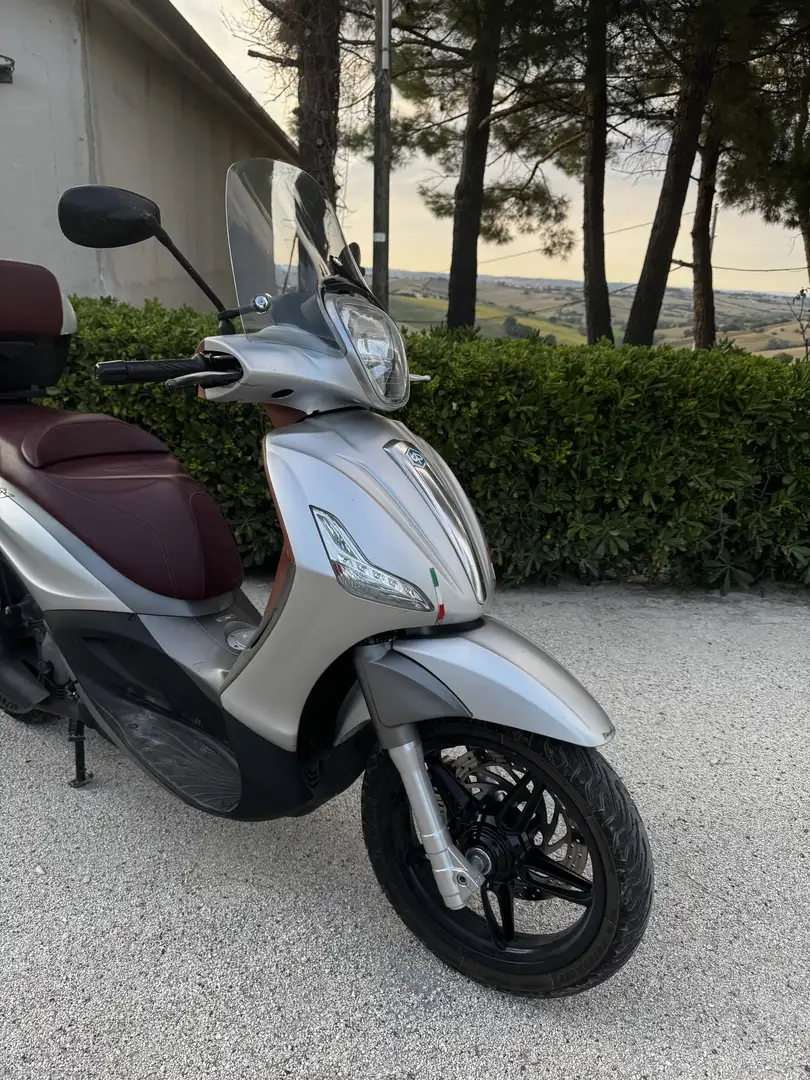 Piaggio Beverly 350 sport Touring - 2