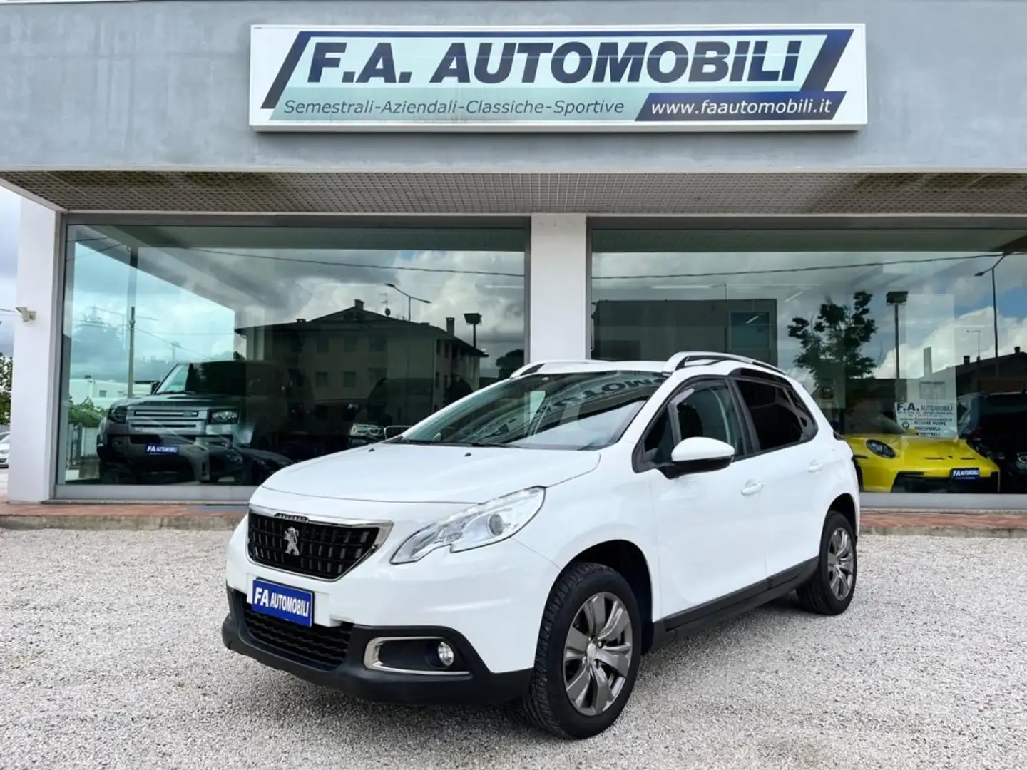 Peugeot 2008 1.2 PureTech 82 Active Bianco - 1