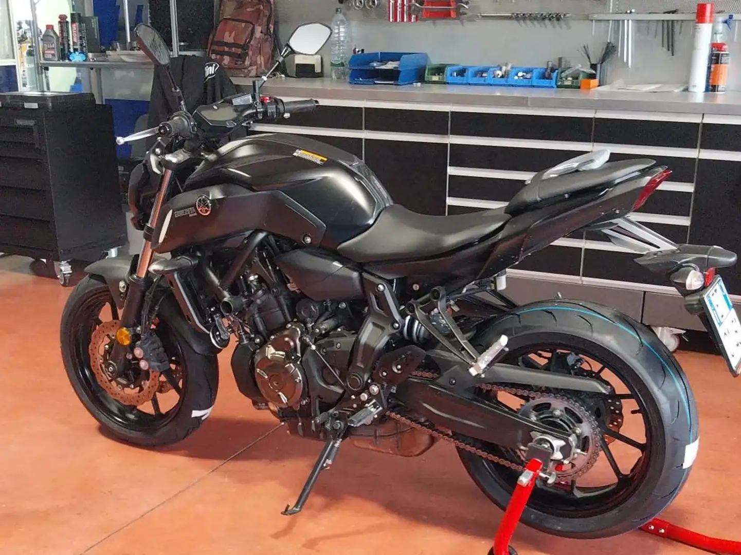Yamaha MT-07 Zwart - 1