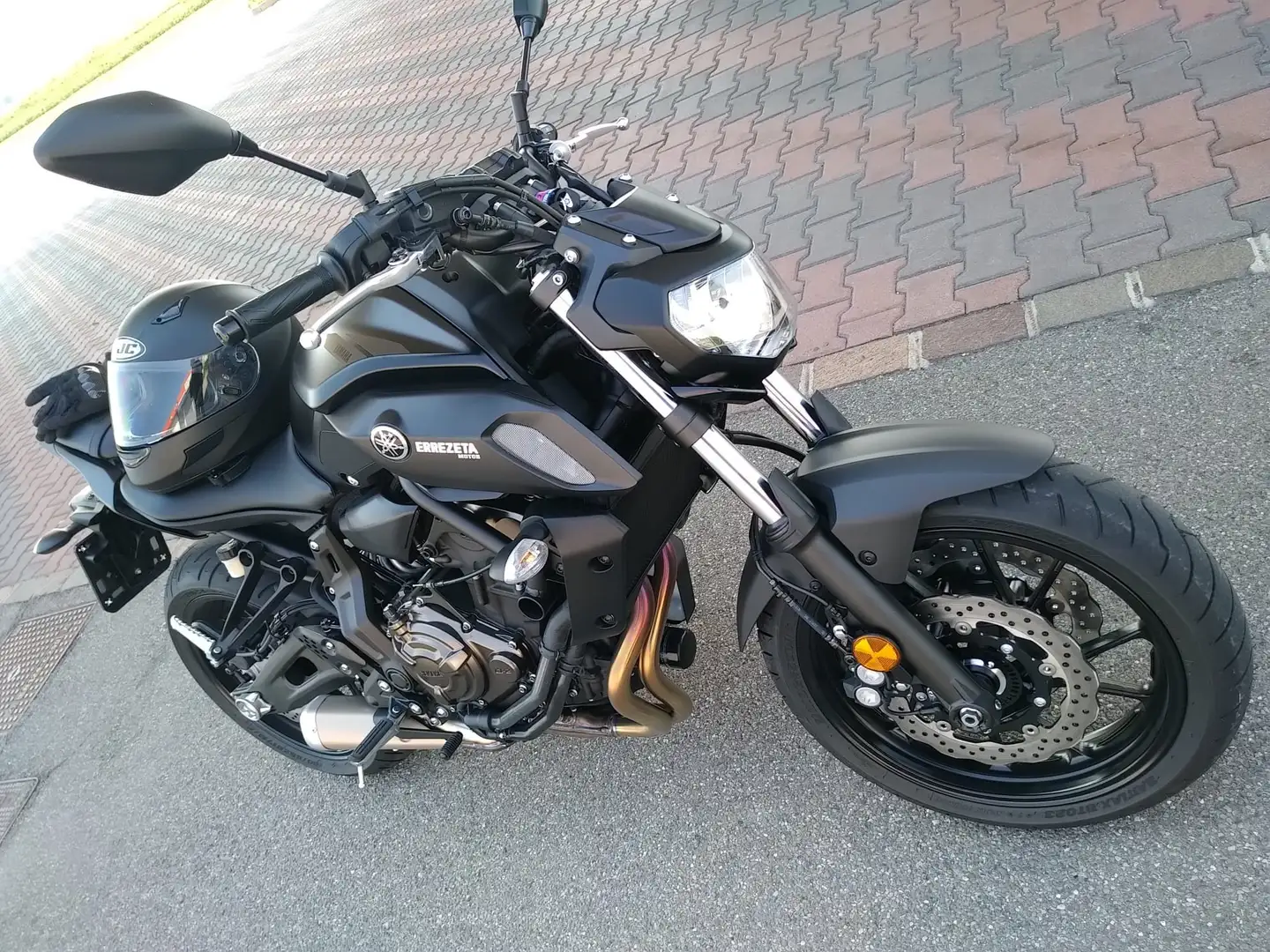 Yamaha MT-07 Zwart - 2