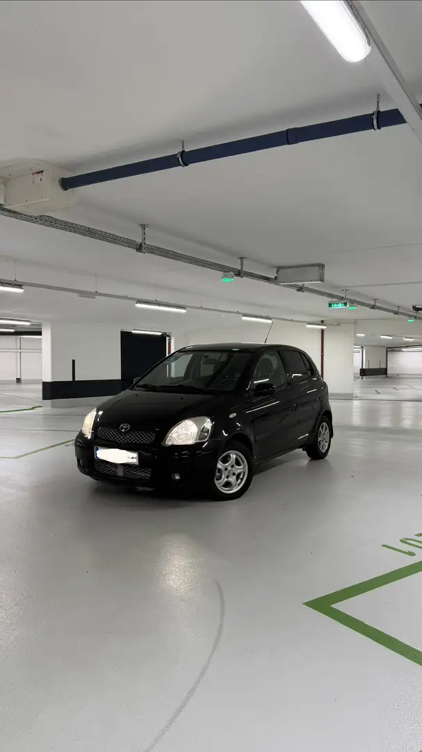 Toyota Yaris 1,4 D-4D Turbo Top Edition Schwarz - 1