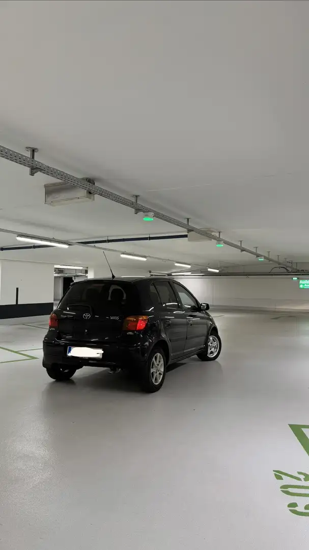 Toyota Yaris 1,4 D-4D Turbo Top Edition Schwarz - 2