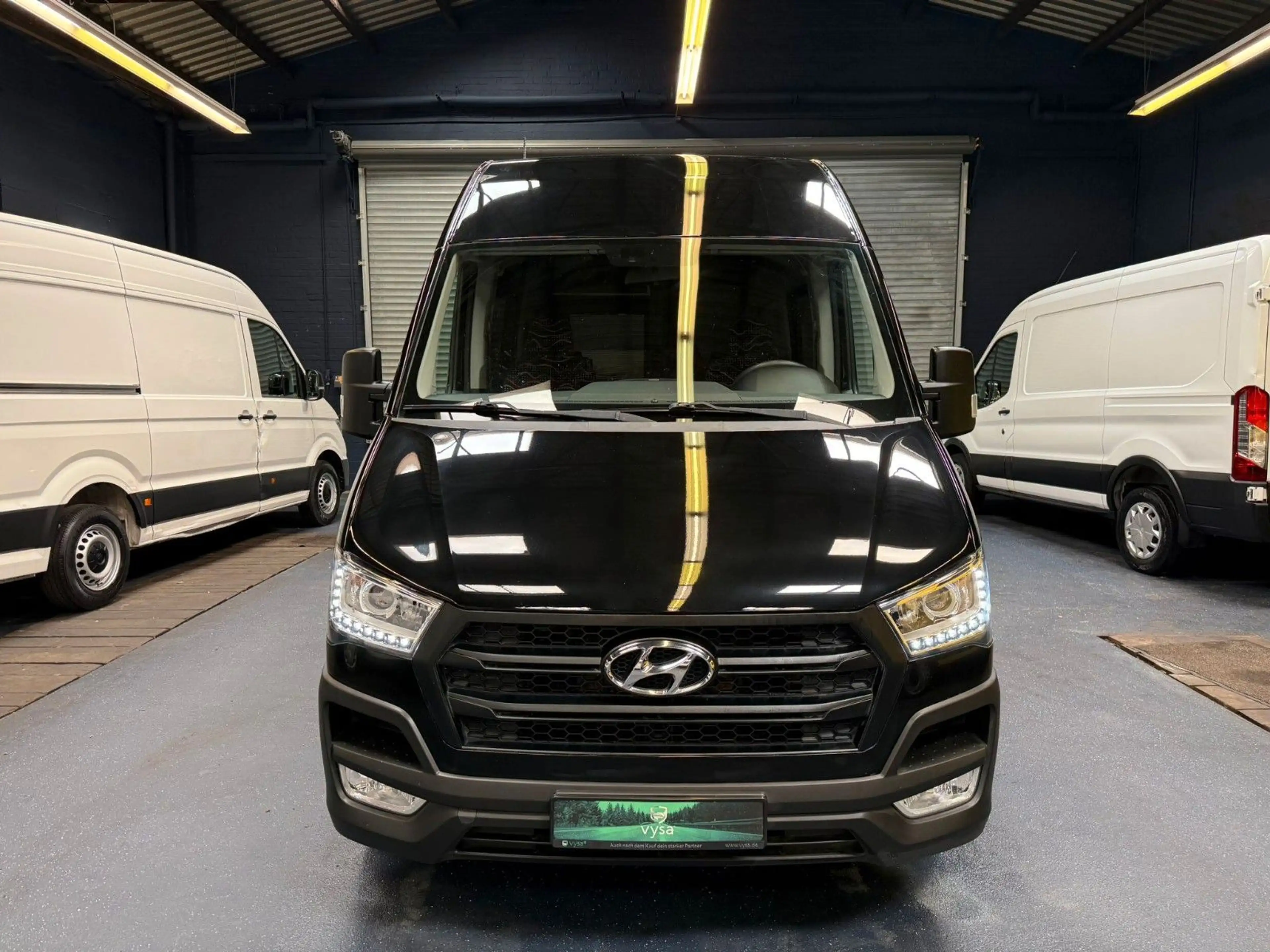 Hyundai H 350 REISEBUS 9 SITZE KÜCHE KLIMA R-CAM TEMPOMAT — photo 3