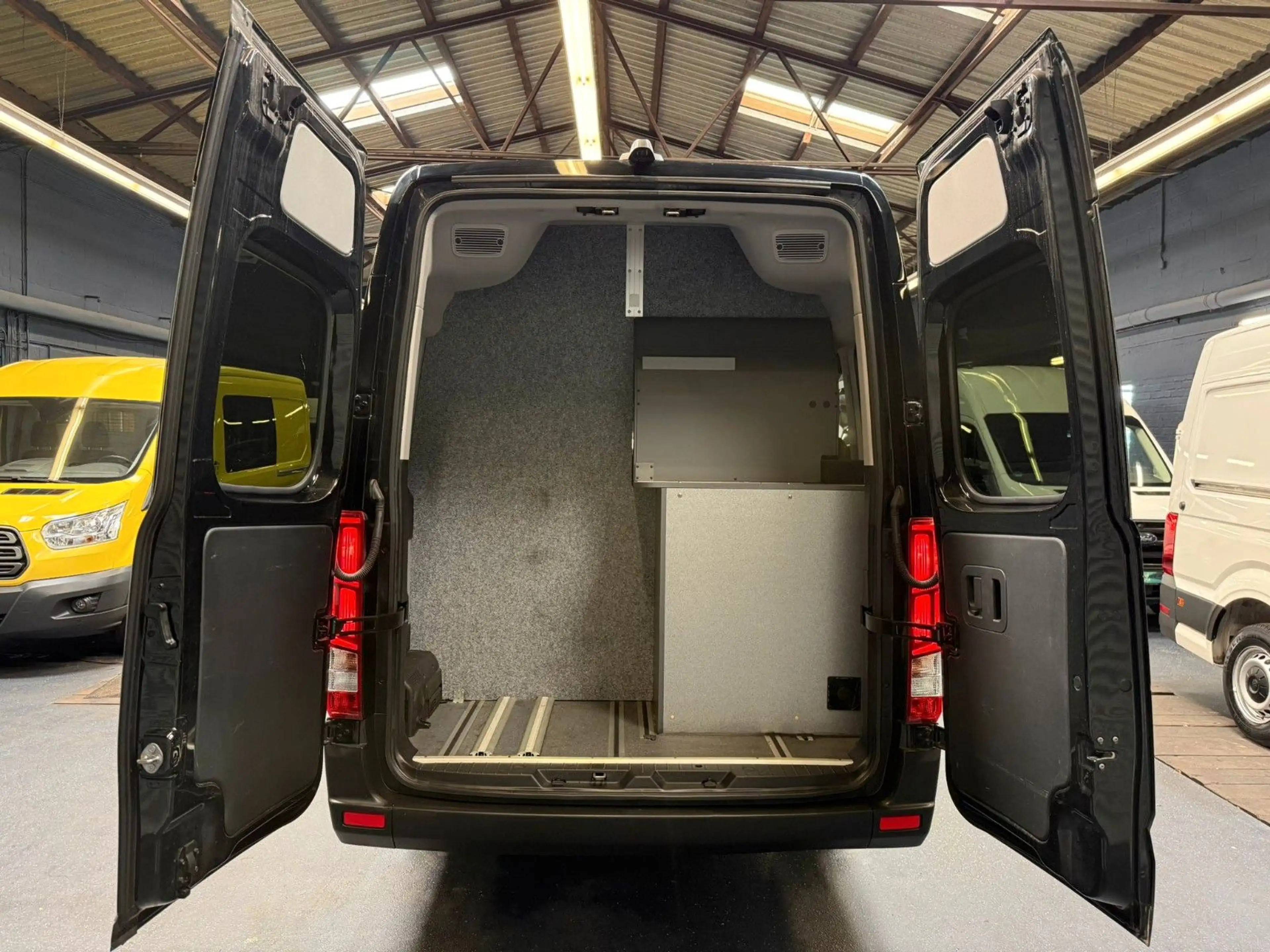 Hyundai H 350 REISEBUS 9 SITZE KÜCHE KLIMA R-CAM TEMPOMAT — photo 9