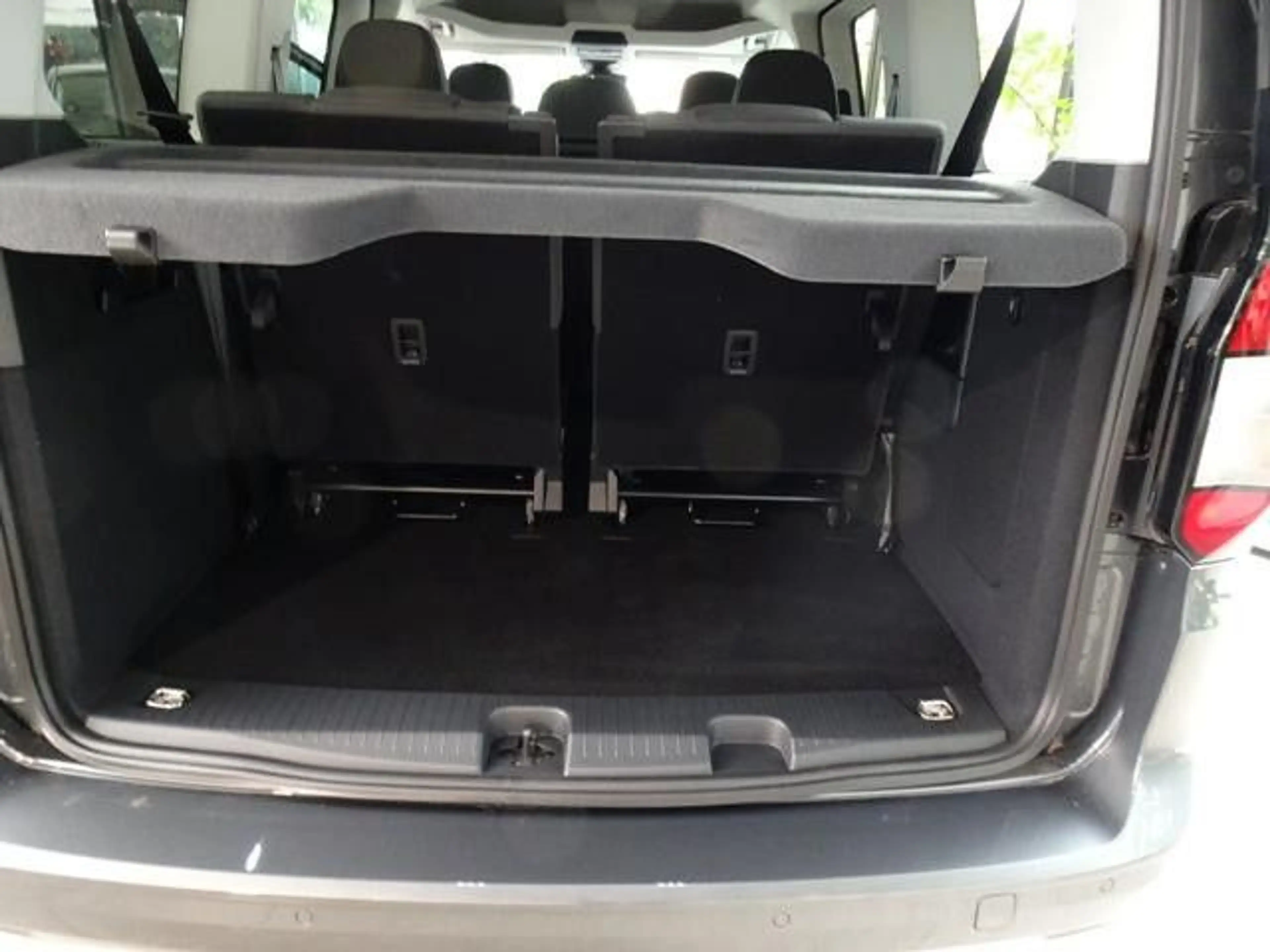 Ford Grand Tourneo Connect Titanium — photo 15
